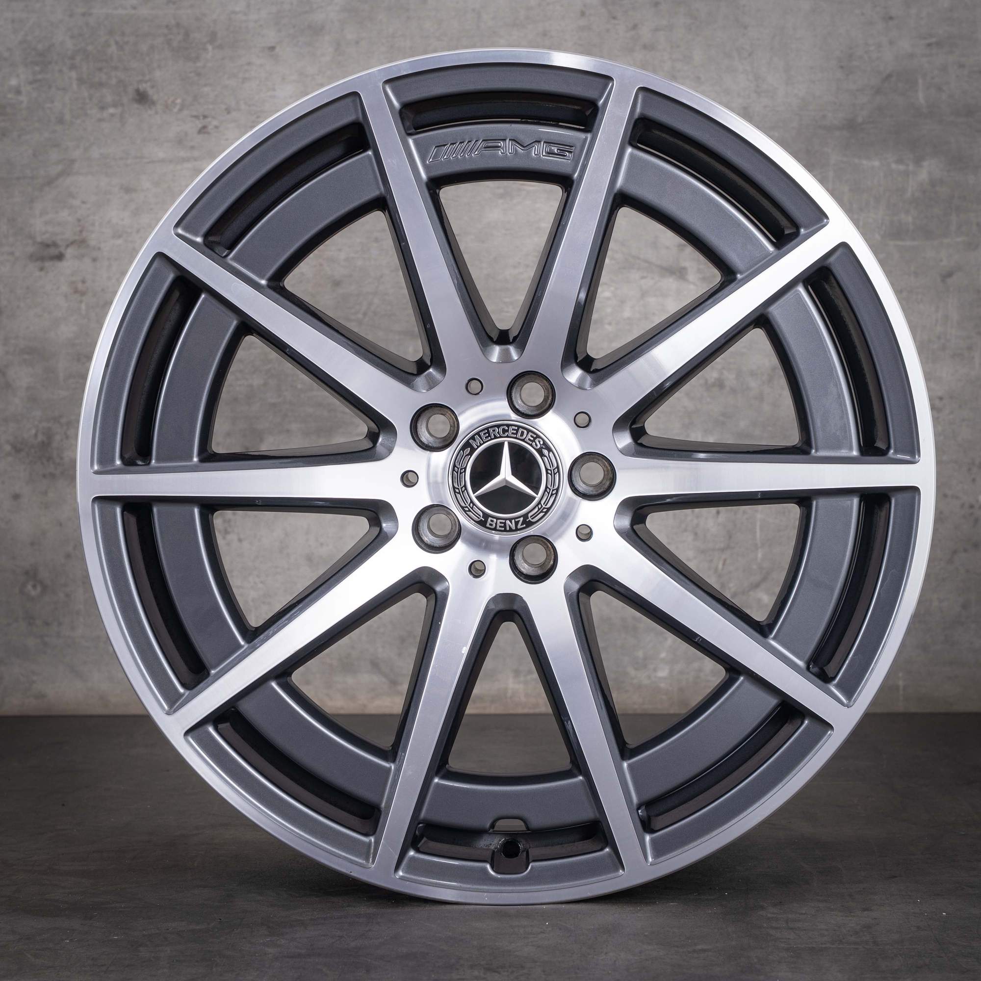 Oryginalne felgi Mercedes-Benz GLE AMG 20 cali 53 63 S 4Matic+ V167 C167 A1674014000 A1674014100 10-ramienne felgi w kolorze himalaya grey przednie z efektem diamond cut