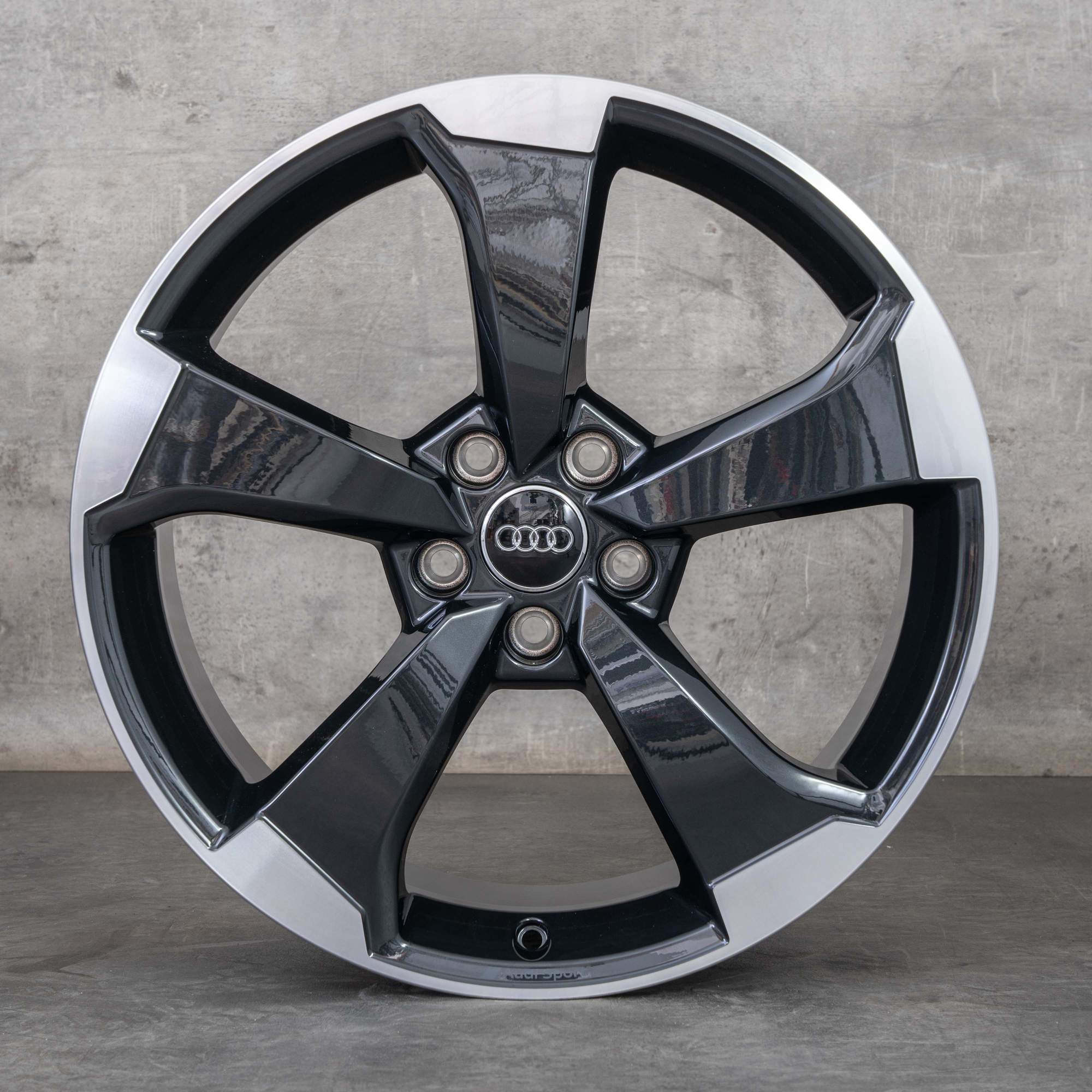 Oryginalne felgi Audi RS3 19 cali 8V letnie koła 8V0601025FT 8V0601025FR Rotor II granit Polerowane NOWOŚĆ