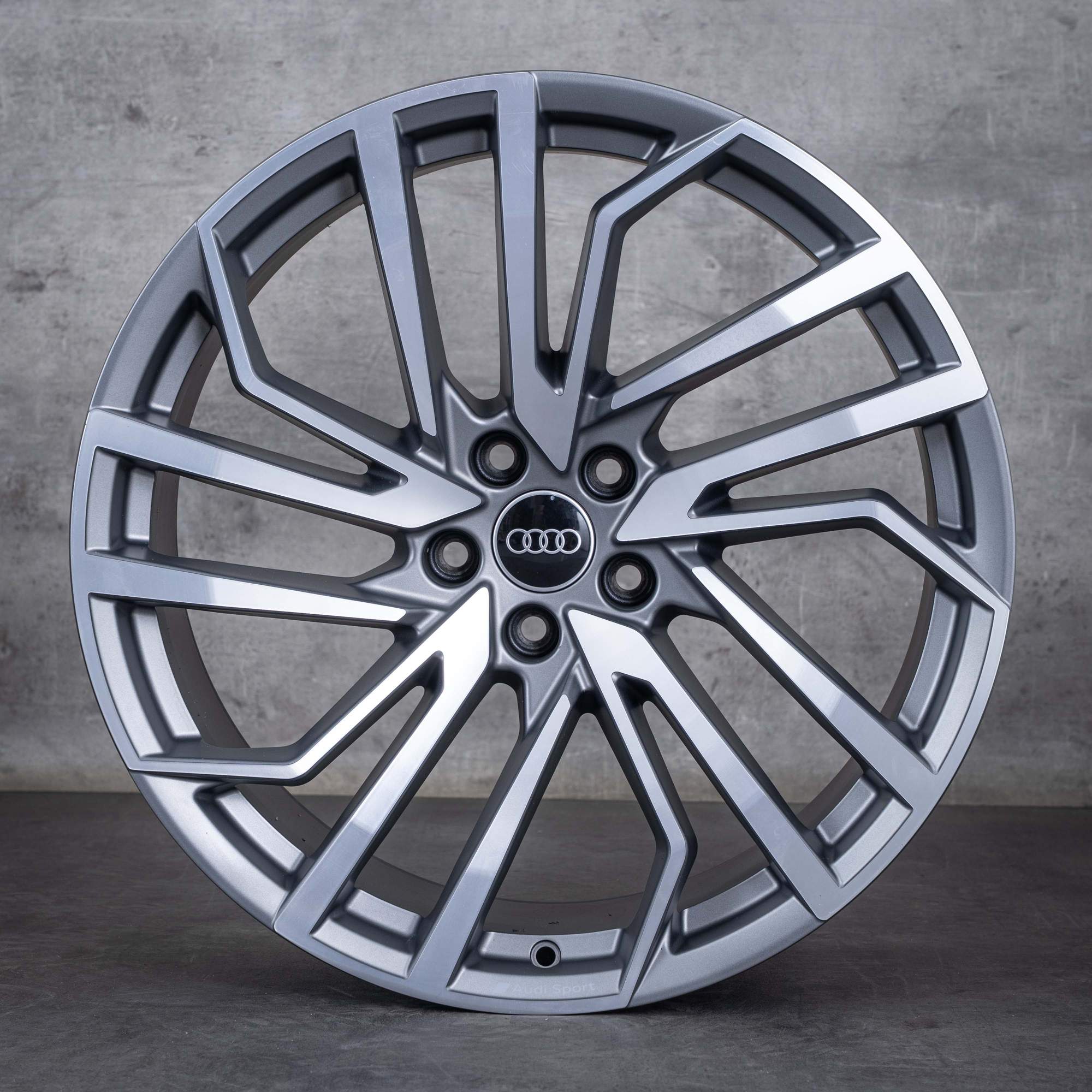 Originale Audi RS4 RS5 felger 20 tommer B9 8W F5 8W0601025FT titan matt frontpolert