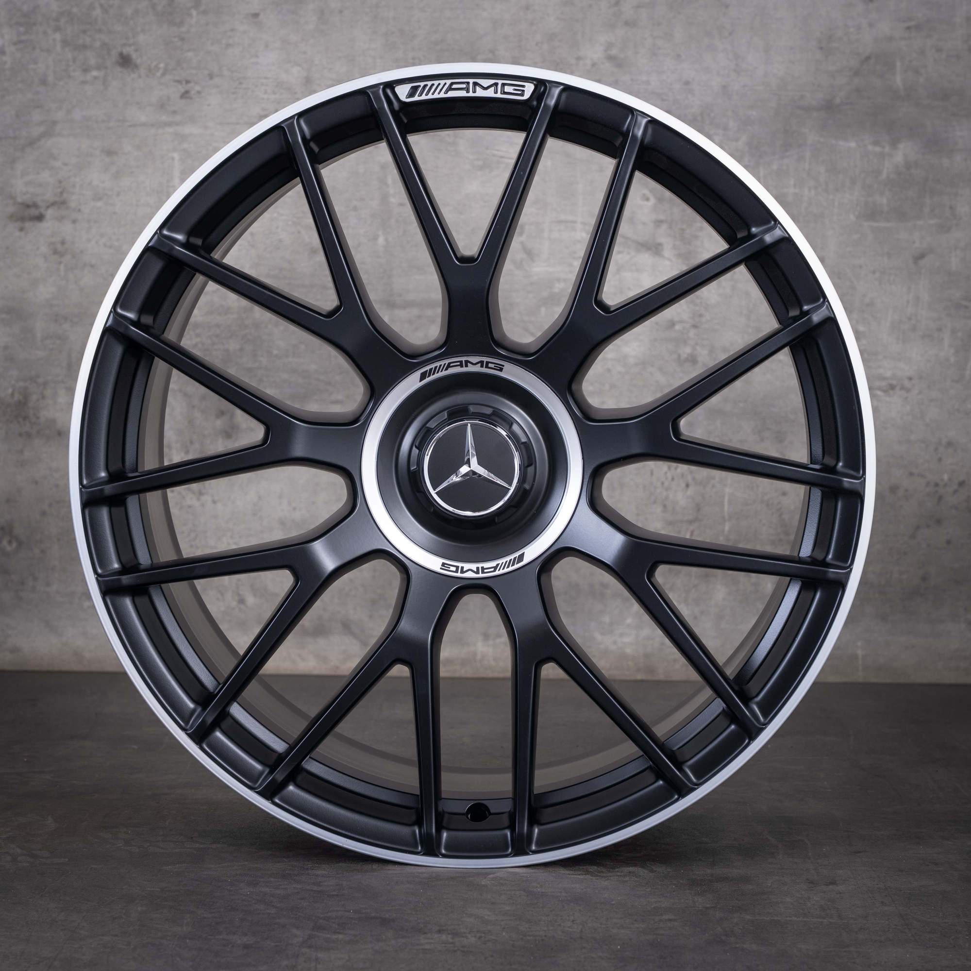 Original Mercedes-Benz C-klass C63 & S AMG-fälgar 19 tum W205 S205 A2054011700 A2054011800 matt svart frontpolerad NYA