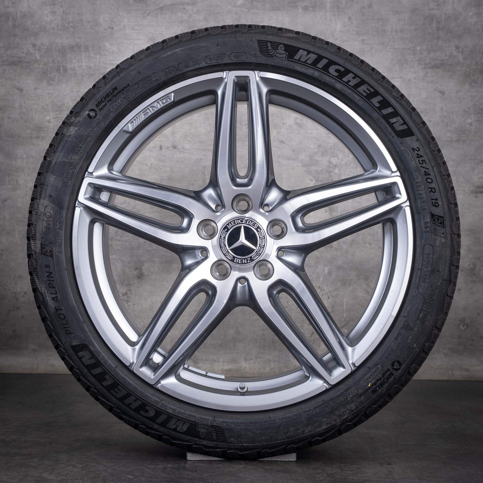 Ruote invernali originali Mercedes-Benz Classe E E43 E53 AMG da 19 pollici W213 S213 C238 A238 codici A2134013800 e A2134012000 colore “Himalaya Grey” diamantato