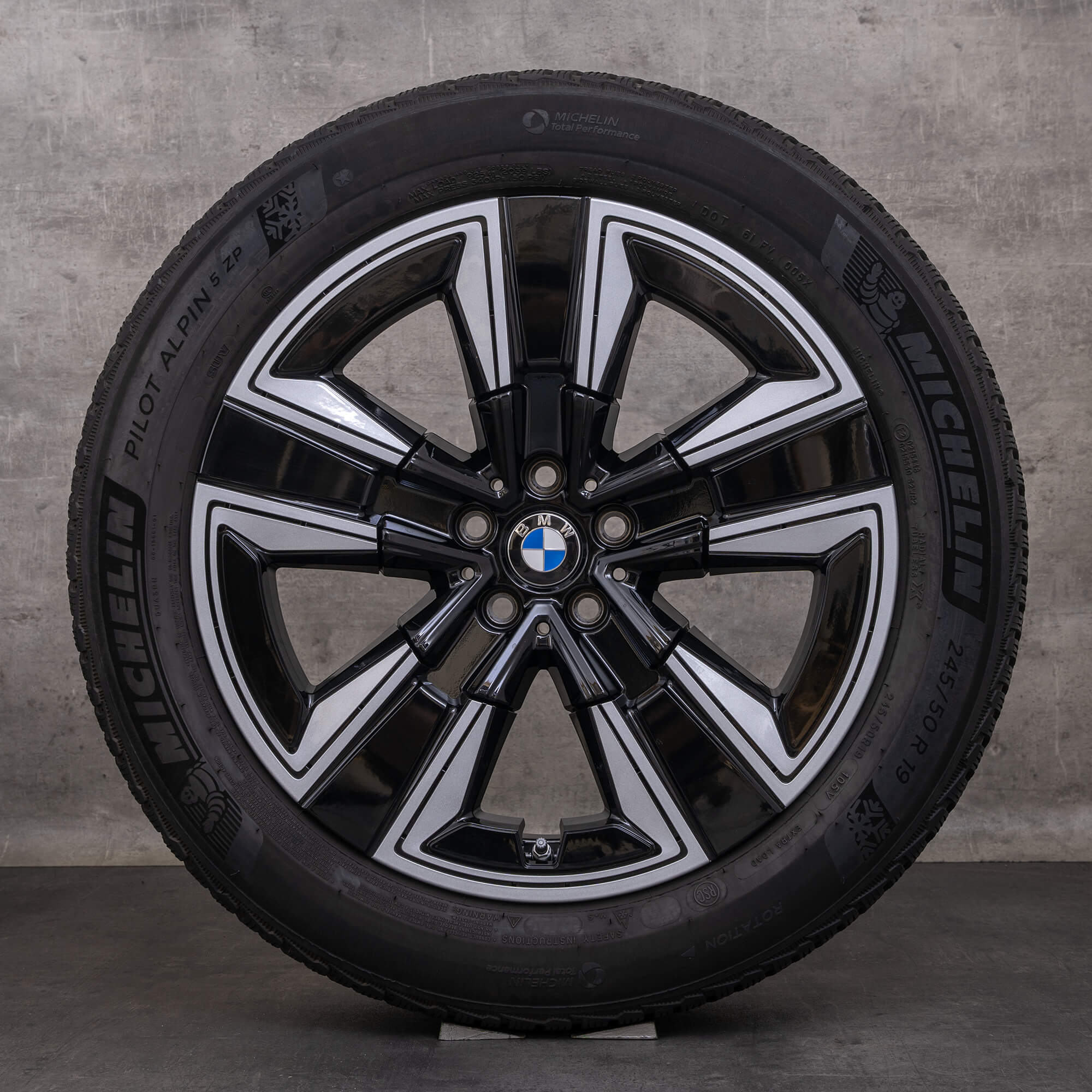 Originale BMW iX3 vinterdæk med fælge 19 tommer G08 styling 842 6895627 jetsort