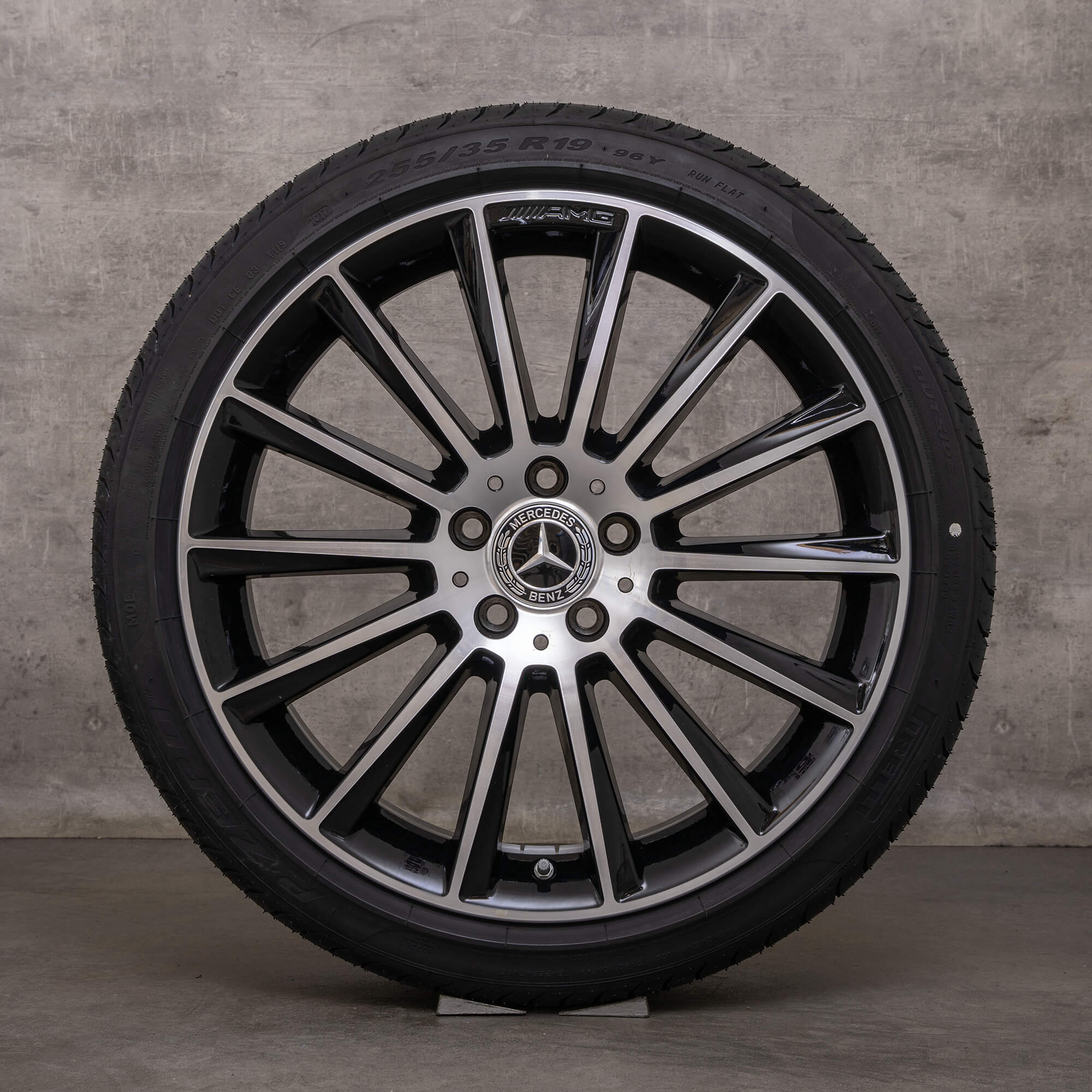 Autentico Mercedes Benz Classe C AMG cerchi 19 pollici W205 S205 C205 A205 pneumatici estivi A2054011300 A2054011400 nero lucido tornito