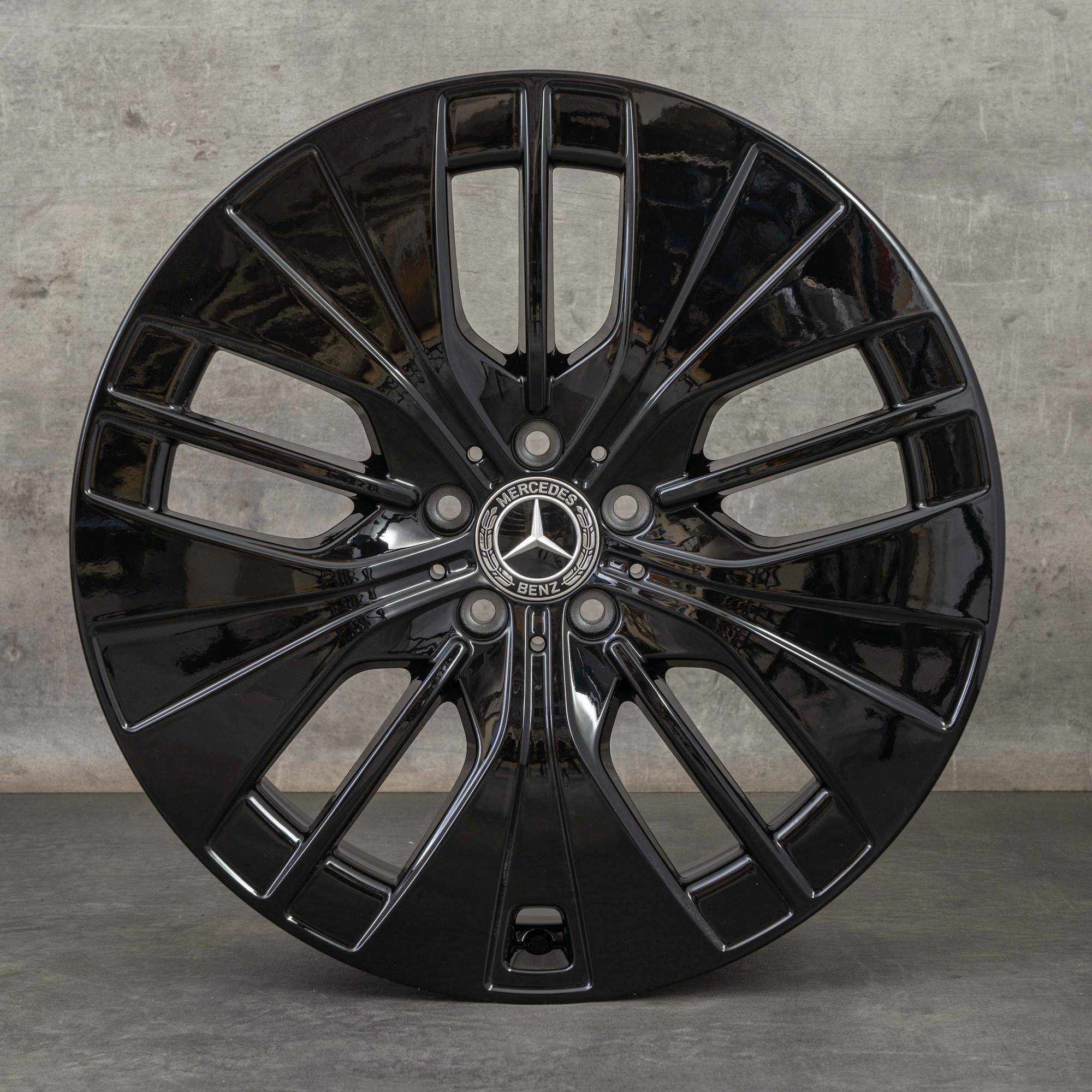 Oryginalne felgi Mercedes Benz EQE 20 cali V295 A2954011700 czarne błyszczące