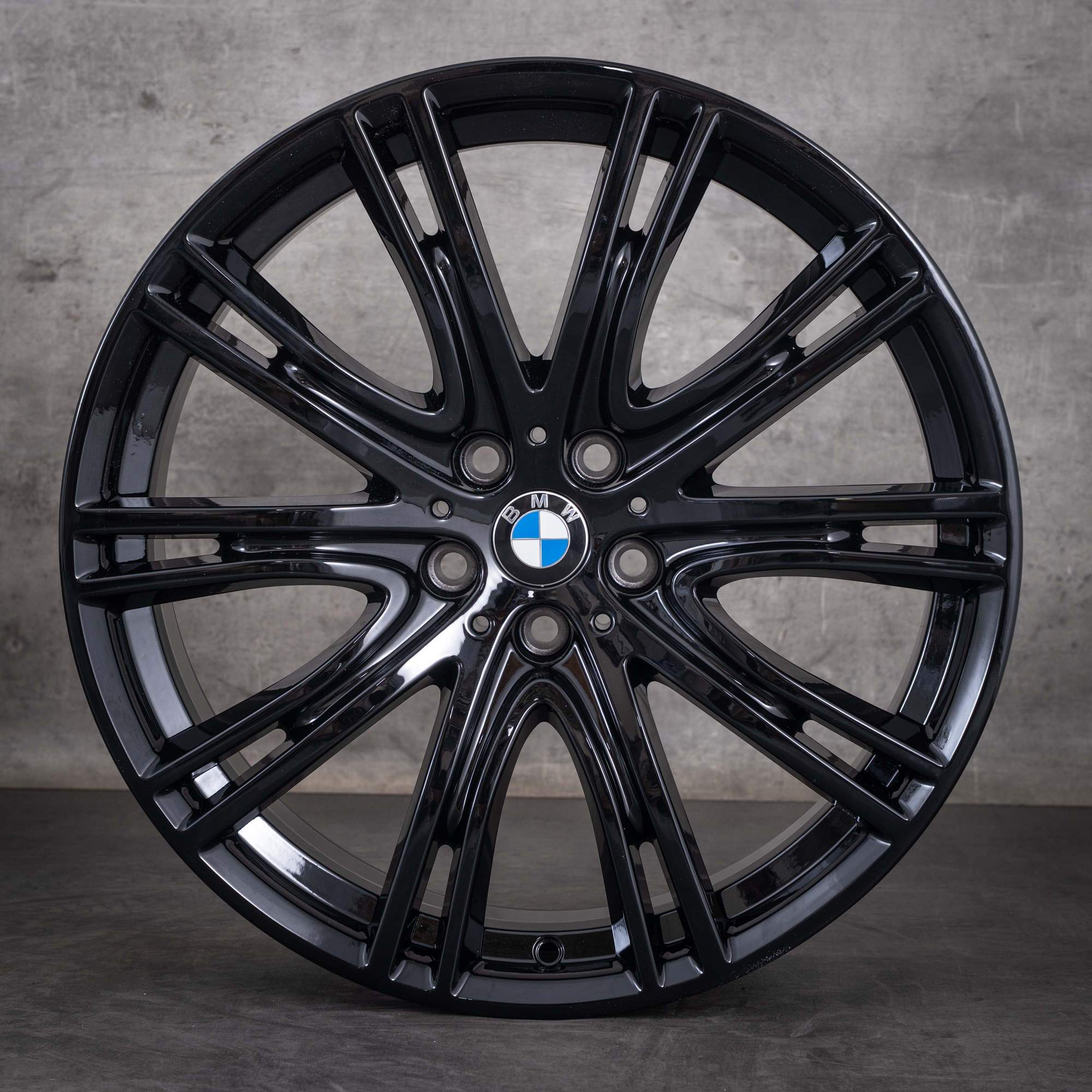 BMW Seria 5 G30 G31 20-calowe felgi Styling 759 Individual 8053501 8053502 felgi aluminiowe w kolorze czarnym z połyskiem NOWE