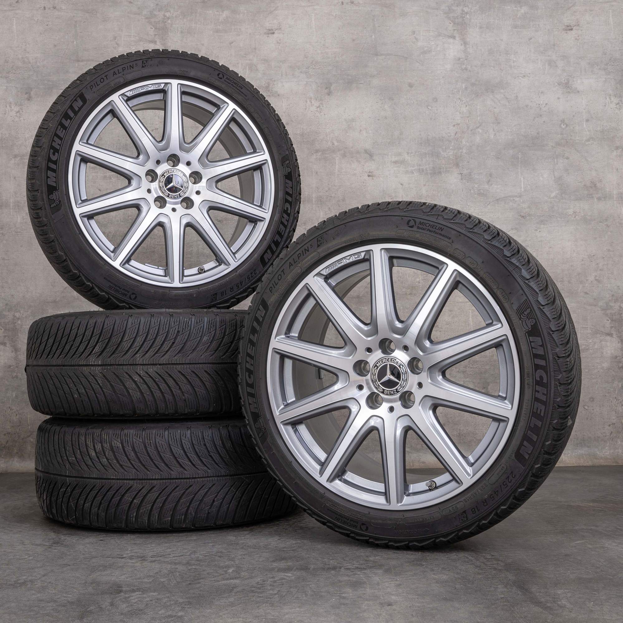 Ekte Mercedes Benz A-klasse AMG A45 & S CLA 35 45 Vinterhjul 18 tommer W177 C118 felger A1774013900 himalaya grå frontpolert