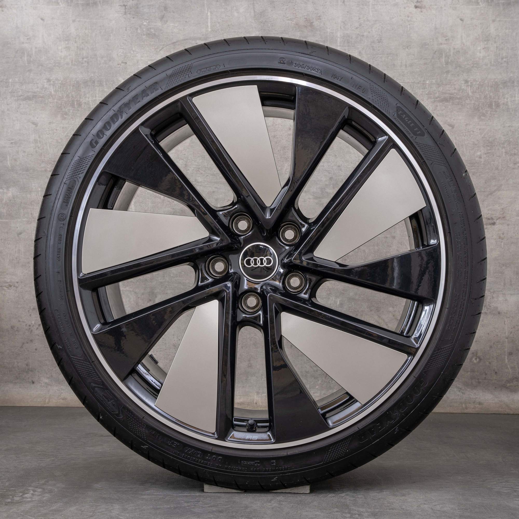 Alkuperäiset Aidot Audi e-tron talvirenkaat 21 tuuman GT RS FW vanteet trapetsimoduuli 4J3601025J 4J3601025K musta kiillotettu