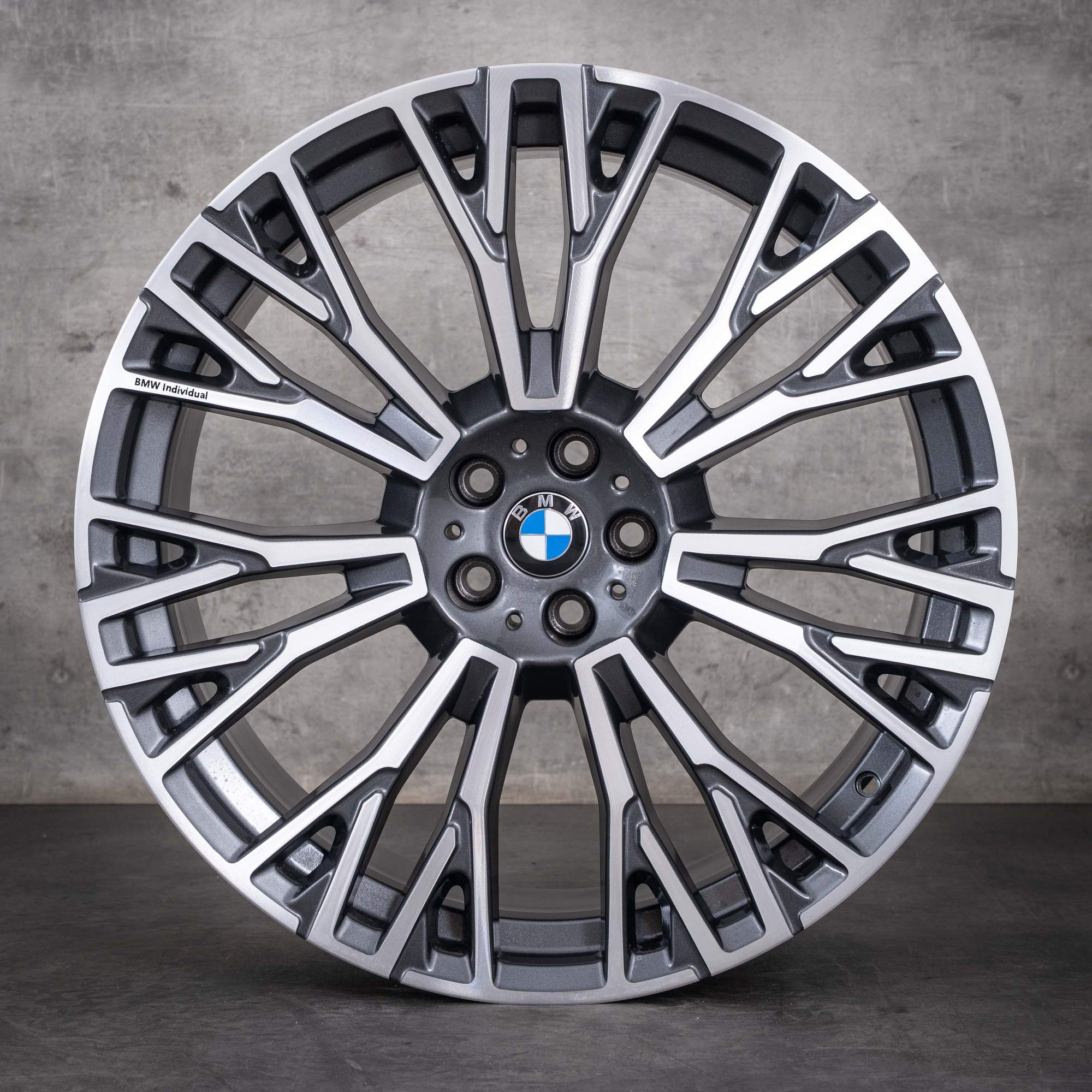 Oryginalne felgi BMW X5 X6 22 cale G05 G06 Styling 745i 6883763 6883764 w kolorze orbit grey z wykończeniem diamond cut