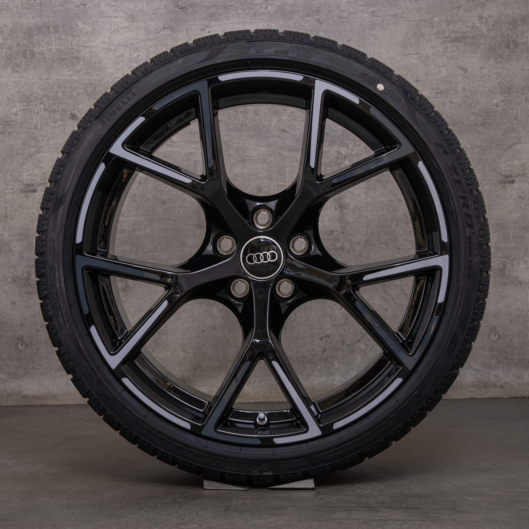 Originální zimni alu kola Audi RS3 19" 8Y disky 8Y0601025BP 8Y0601025BQ černé NOVÉ