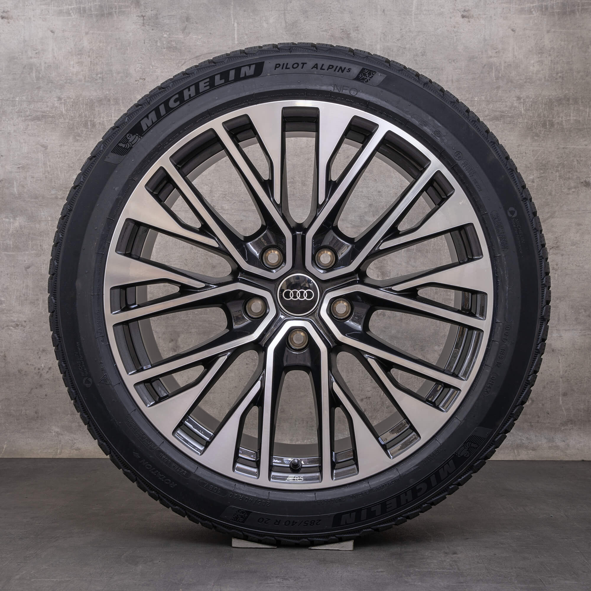 Oryginalne koła zimowe Audi e-tron GT 20 cali felgi FW 4J3601025CE 4J3601025CF tytanowe polerowane NOWOŚĆ
