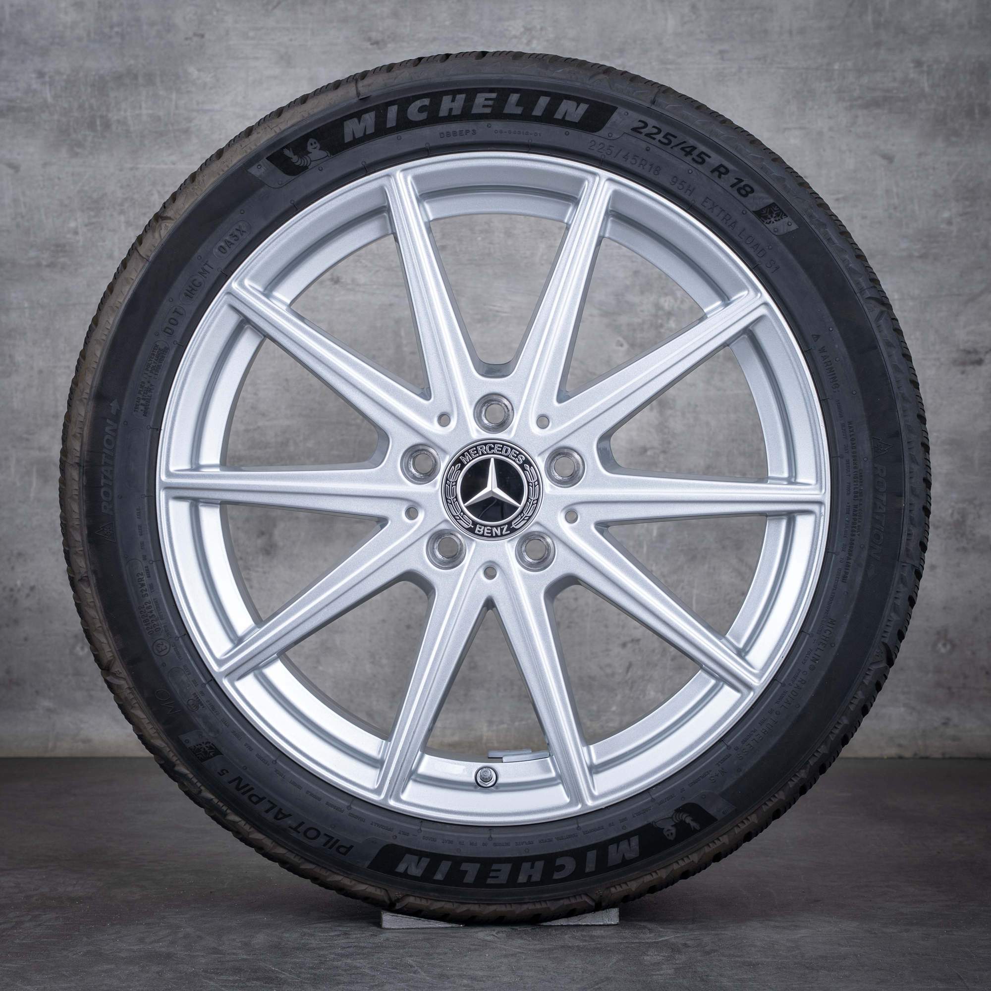 Alkuperäiset Mercedes Benz CLA talvirenkaat 18 tuuman C178 vanteet A1784010000 hopea kiiltävä