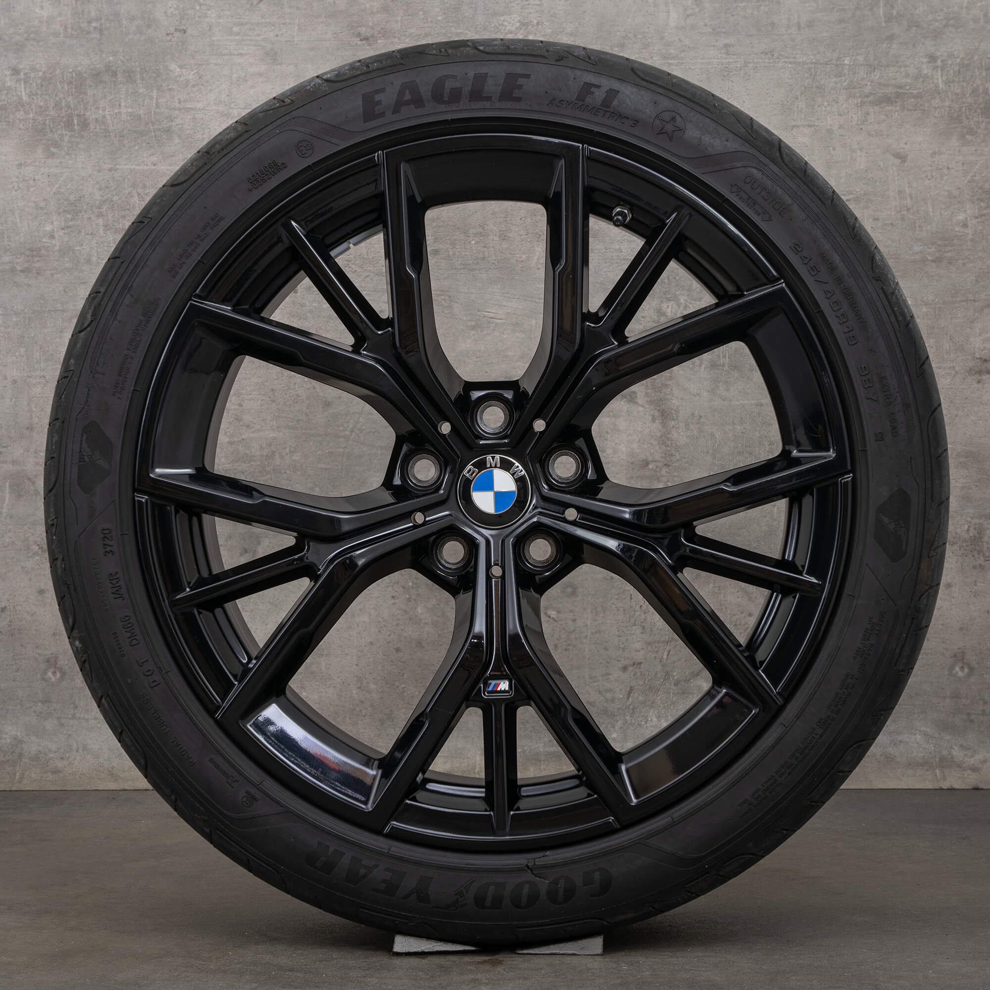 BMW 5 Series G30 G31 summer wheels 19 inch rims 845 M tires 8747234 8747235