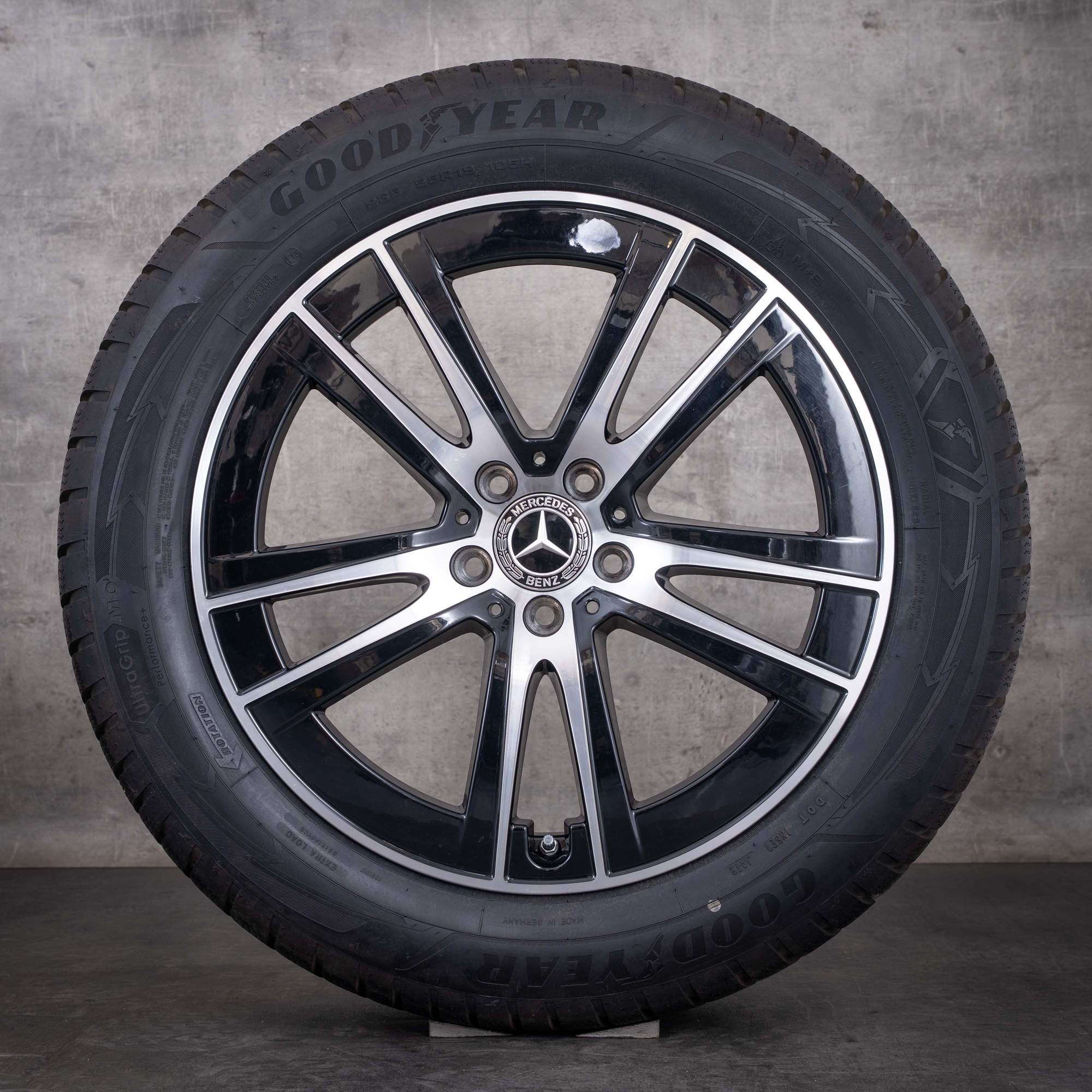 Oryginalne koła zimowe Mercedes-Benz GLC 19 cali C254 X254 A2544015700 czarne z efektem diamond cut