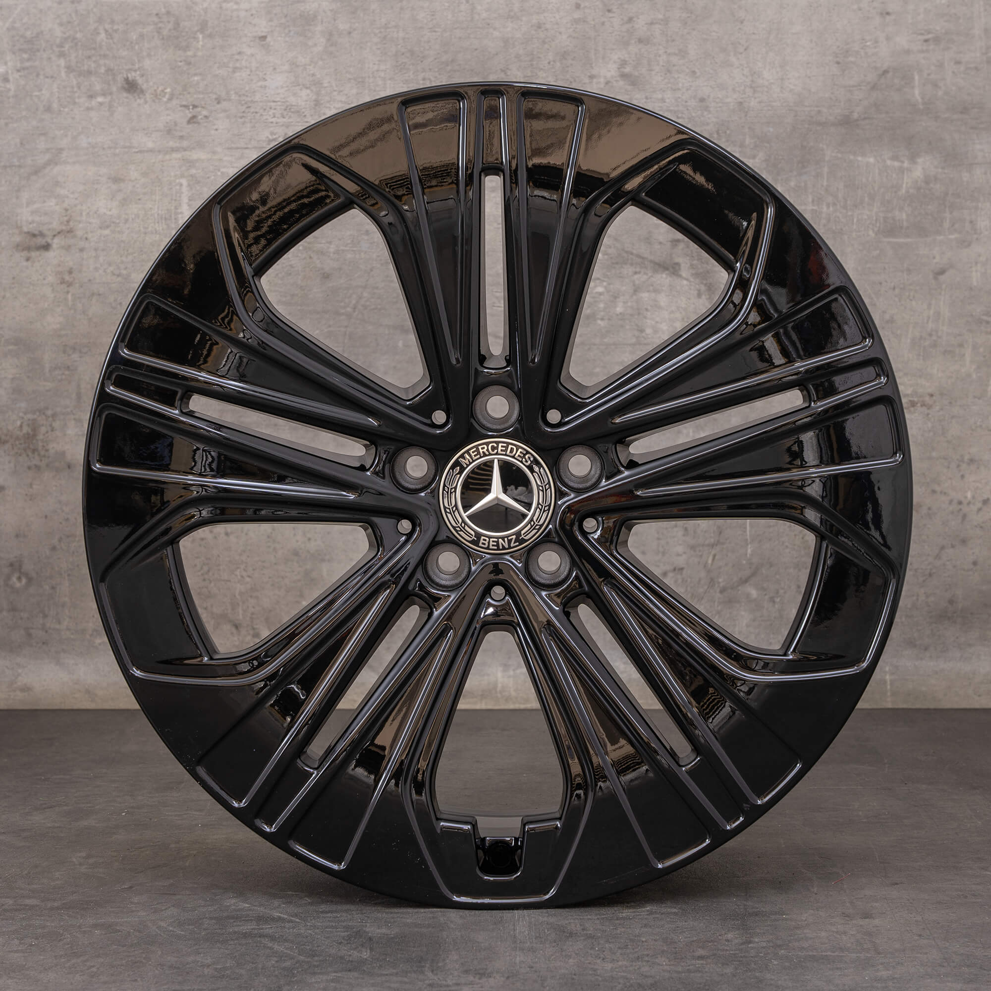 Oryginał Mercedes Benz Klasa E Felgi 19 cali W214 S214 A2144012300 czarny błyszczący