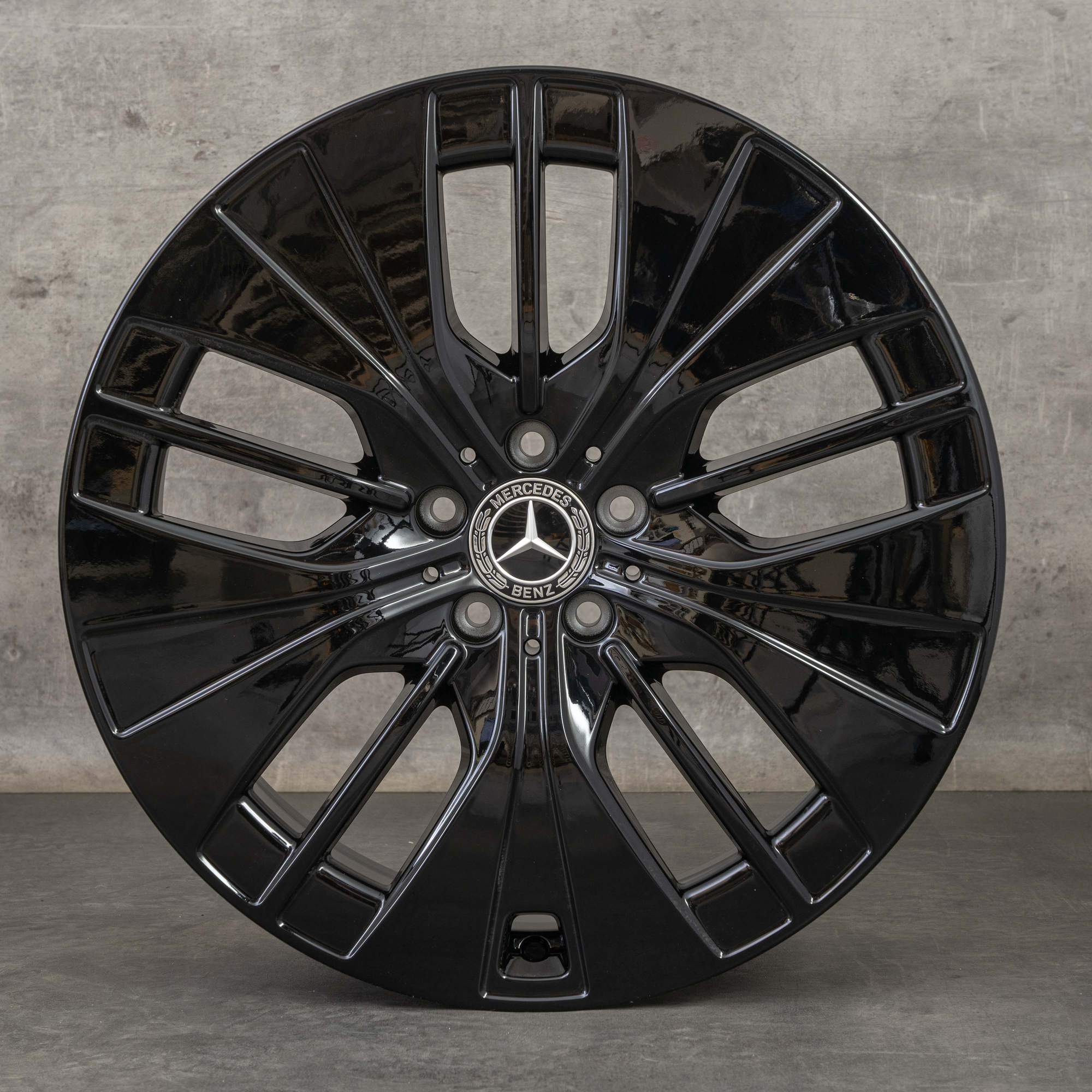 Oryginalne felgi Mercedes Benz EQE 20 cali V295 A2954011700 czarne błyszczące
