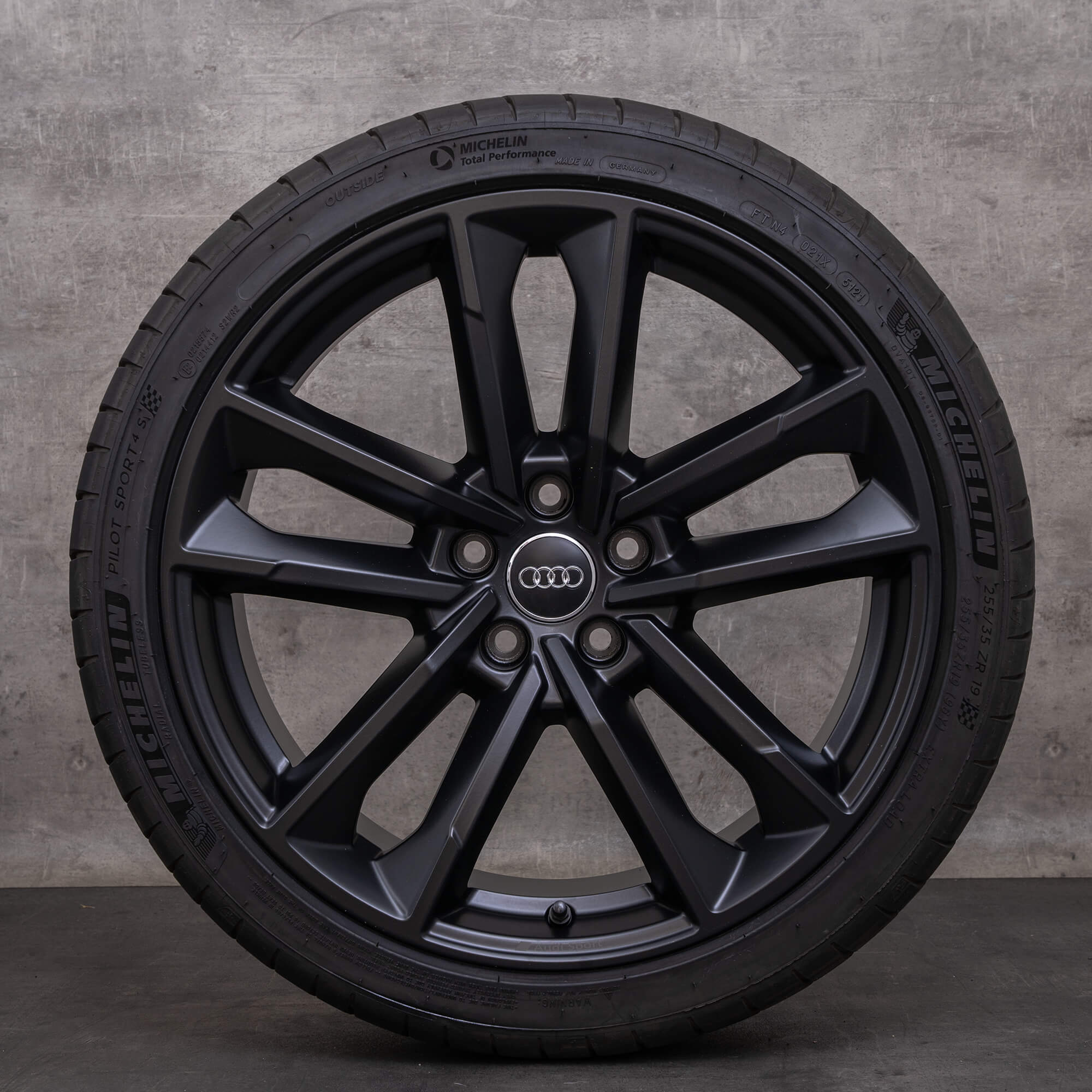 Originale Audi A5 S5 cerchi auto 19 pollici 8W B9 F5 estivi 8W0601025DC nero opaco