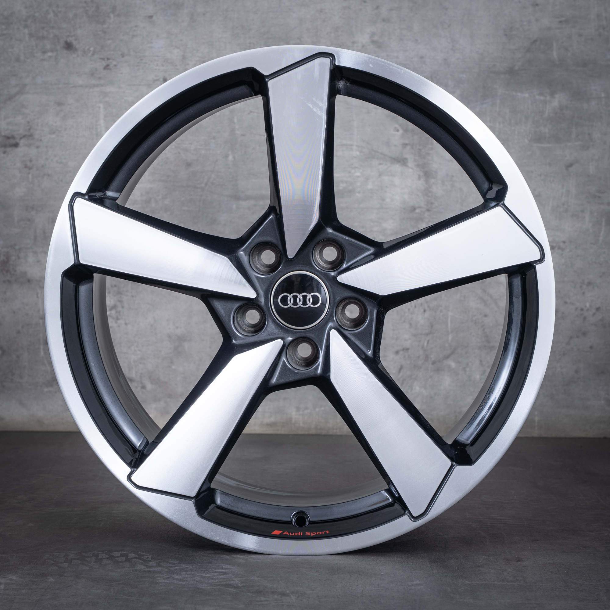 Oryginalne felgi Audi A5 S5 19 cali F5 8W B9 8W0601025FS polerowane granitowe