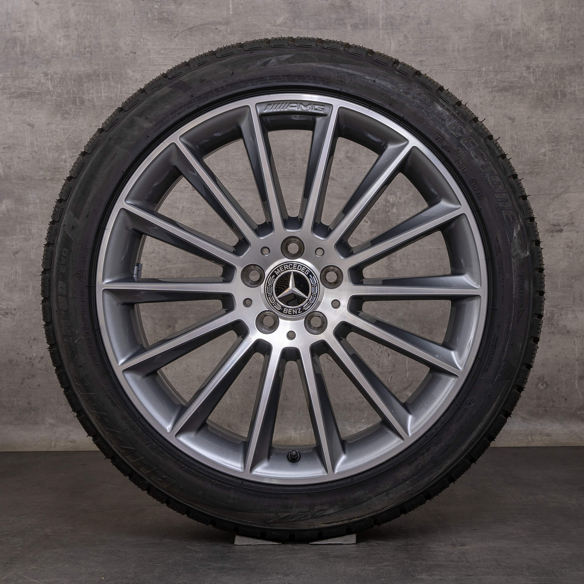 Alkuperäiset Mercedes Benz GLA AMG talvirenkaat 19 tuuman X156 vanteet A1564012800 himalajanharmaa kiillotettu