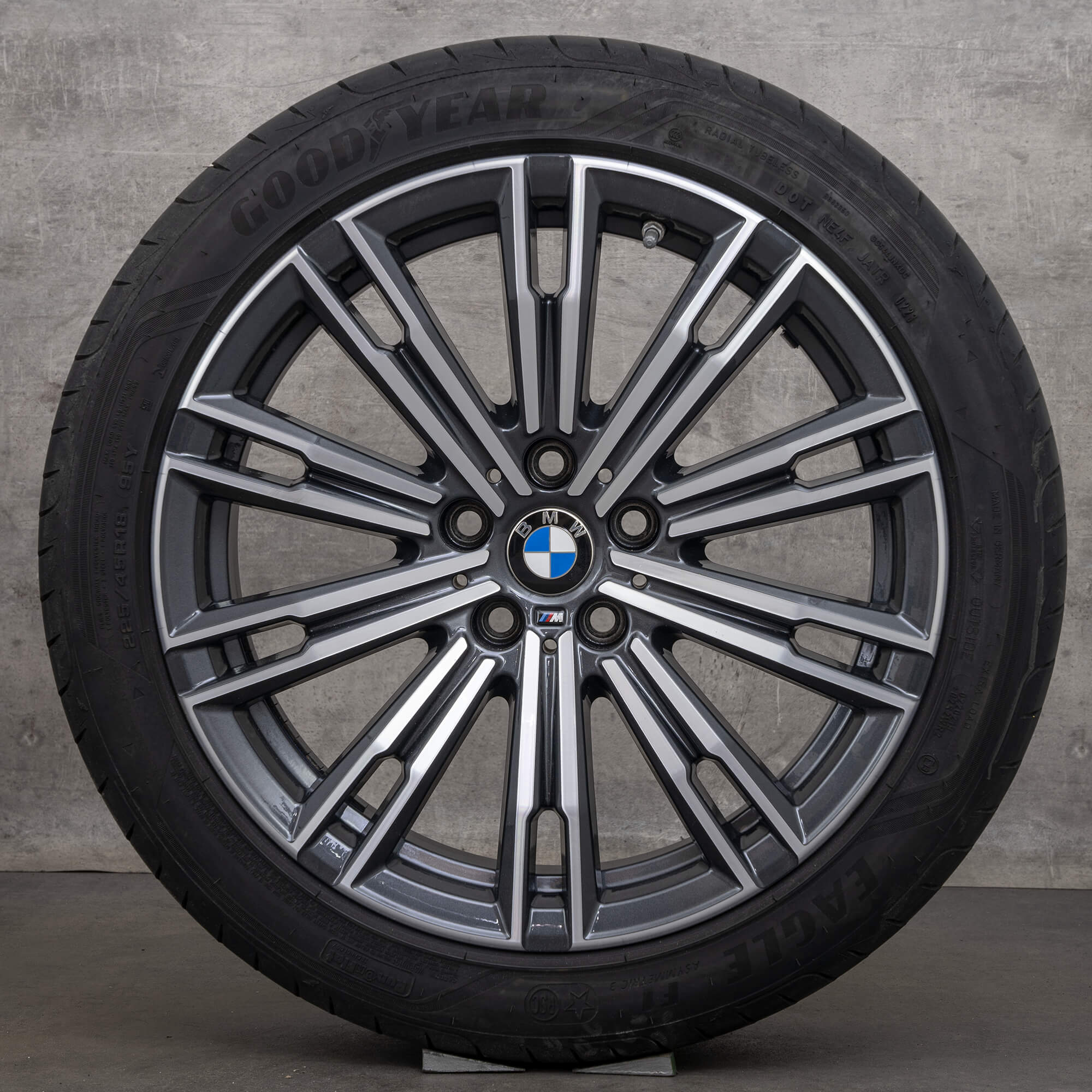 Original BMW 2-serie 3-serie 4-serie fälgar 18 tum G42 G20 G21 G22 G23 sommarhjul styling 790 M 8089890 orbit grå glansig vänd NY