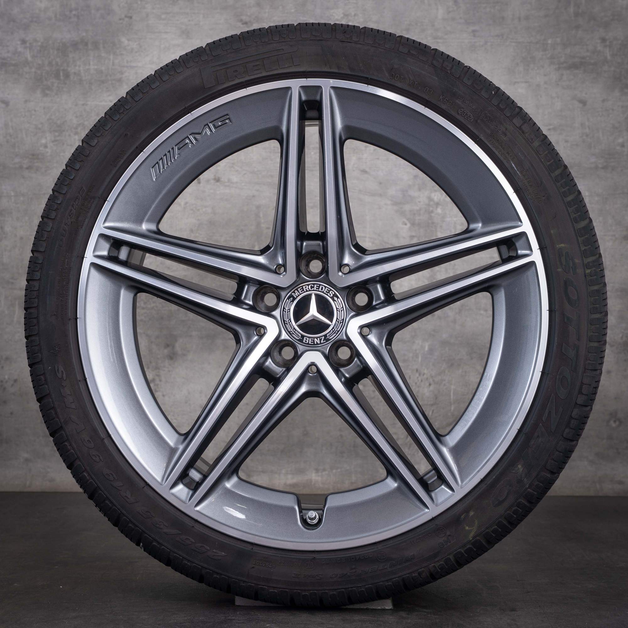 Original Mercedes Benz C-Klasse C63 & S AMG Winterräder 19 Zoll C205 A205 Felgen A2054012001 A2054012101 himalaya grey front glanzgedreht