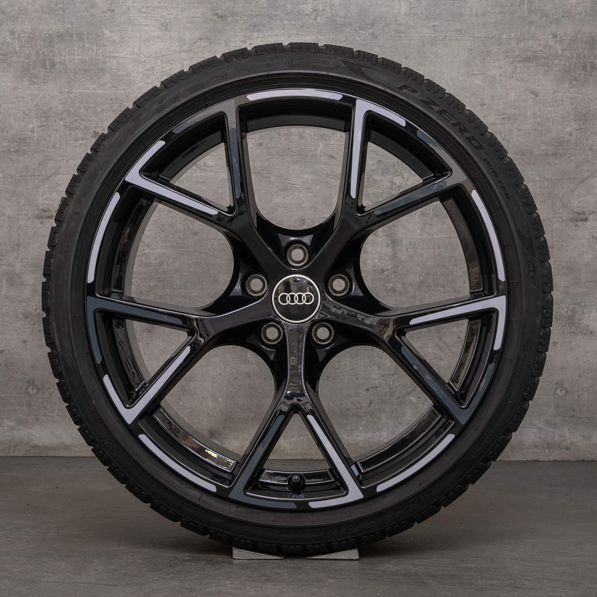 Original Audi RS3 Winterräder 19 Zoll 8Y Felgen 8Y0601025BP 8Y0601025BQ schwarz