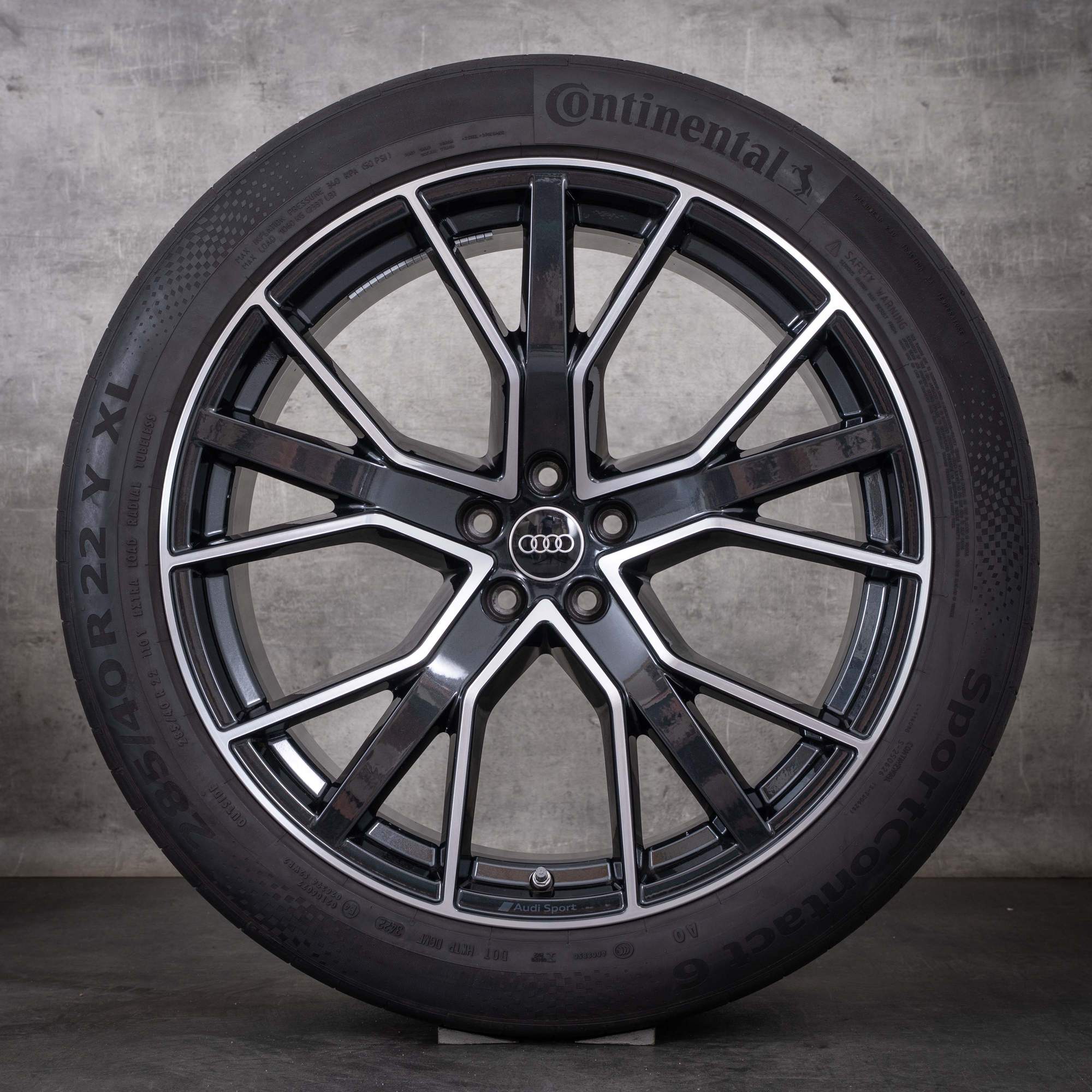 Oryginalne felgi Audi Q8 SQ8 22 cale 4M8 – opony letnie 4M8601025AQ, kolor granit metaliczny, w technologii diamond cut, z połyskiem