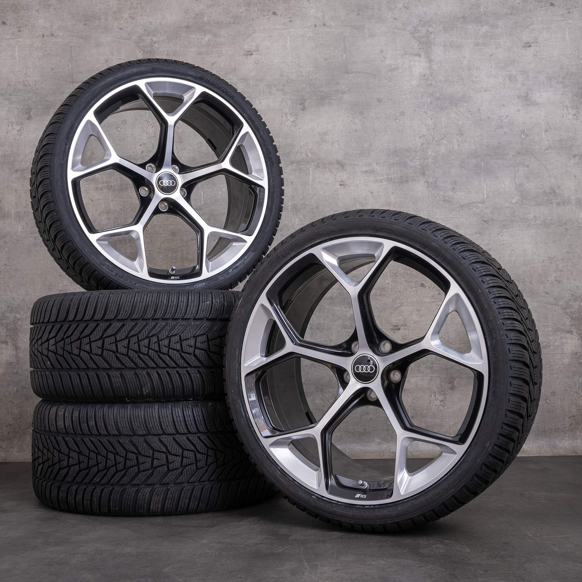 Originale Audi RS4 RS5 felger 20 tommers B9 8W F5 vinterhjul 8W0601025GJ svart blank dreid