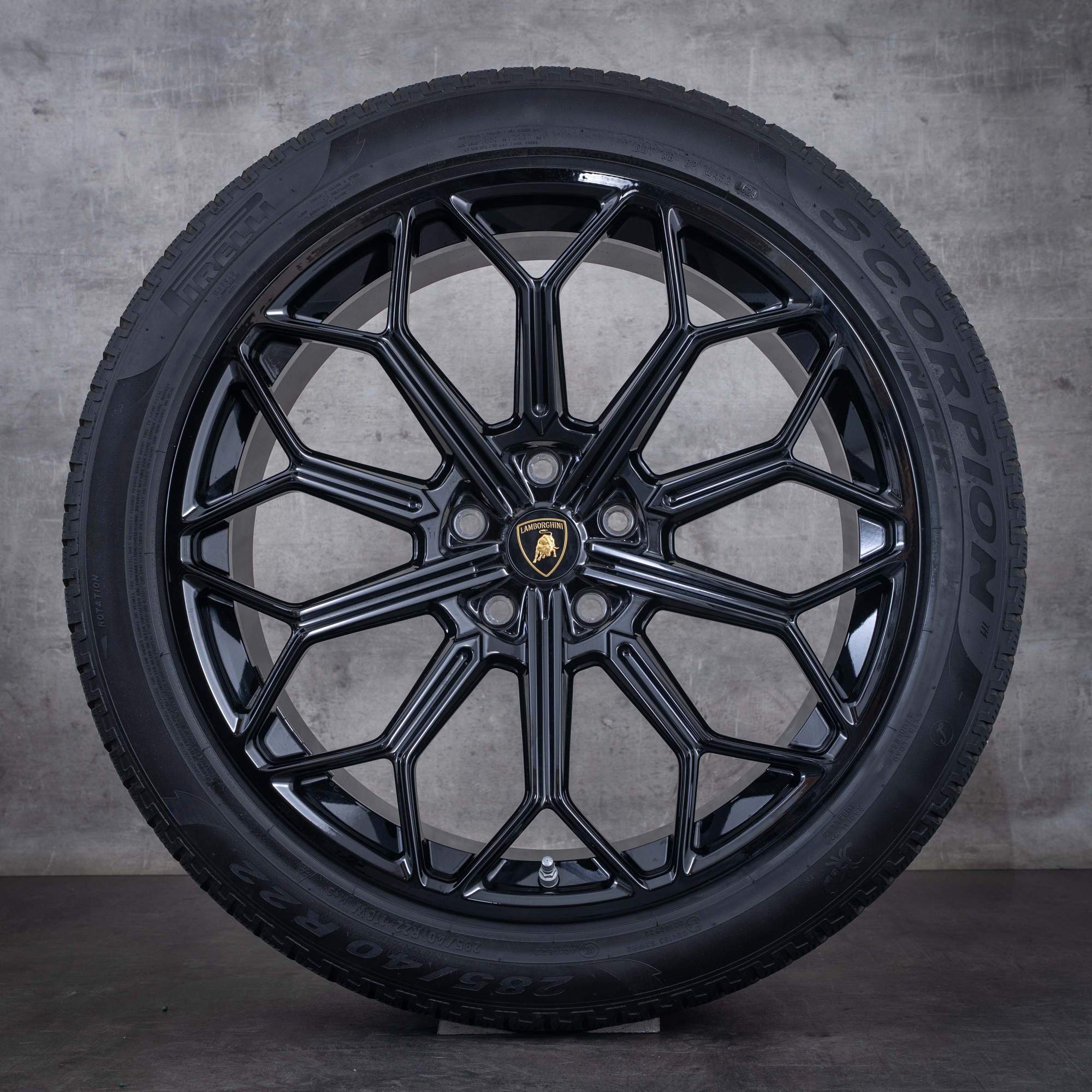Original Lamborghini Urus Winterräder 22 Zoll Felgen Auriga 4ML601025R 4ML601025S schwarz glanz - Rad 4 von 4
