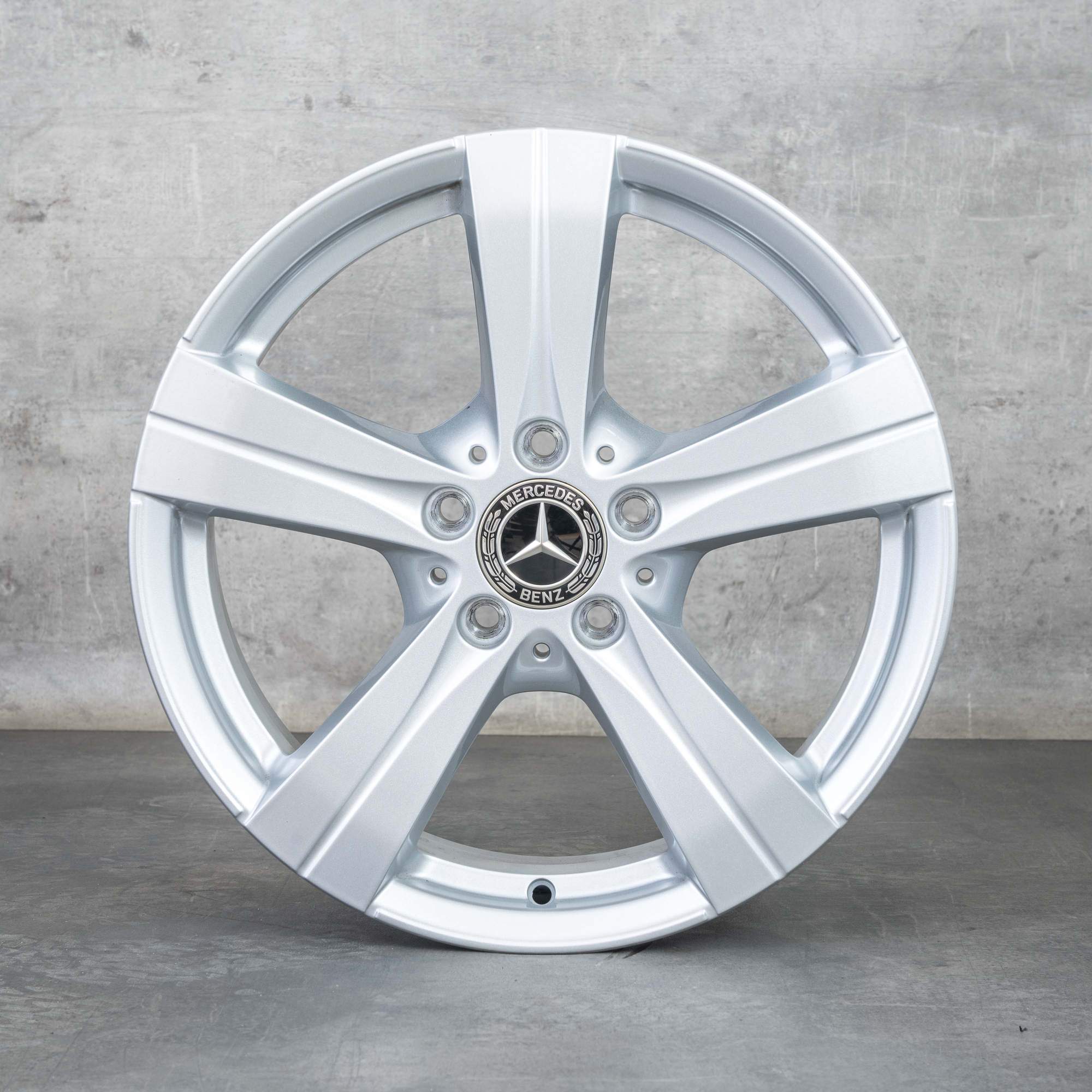 Alkuperäiset Mercedes Benz C-sarjan vanteet 17 tuuman W206 S206 A2064017200 A2064014500 hopea kiiltävä