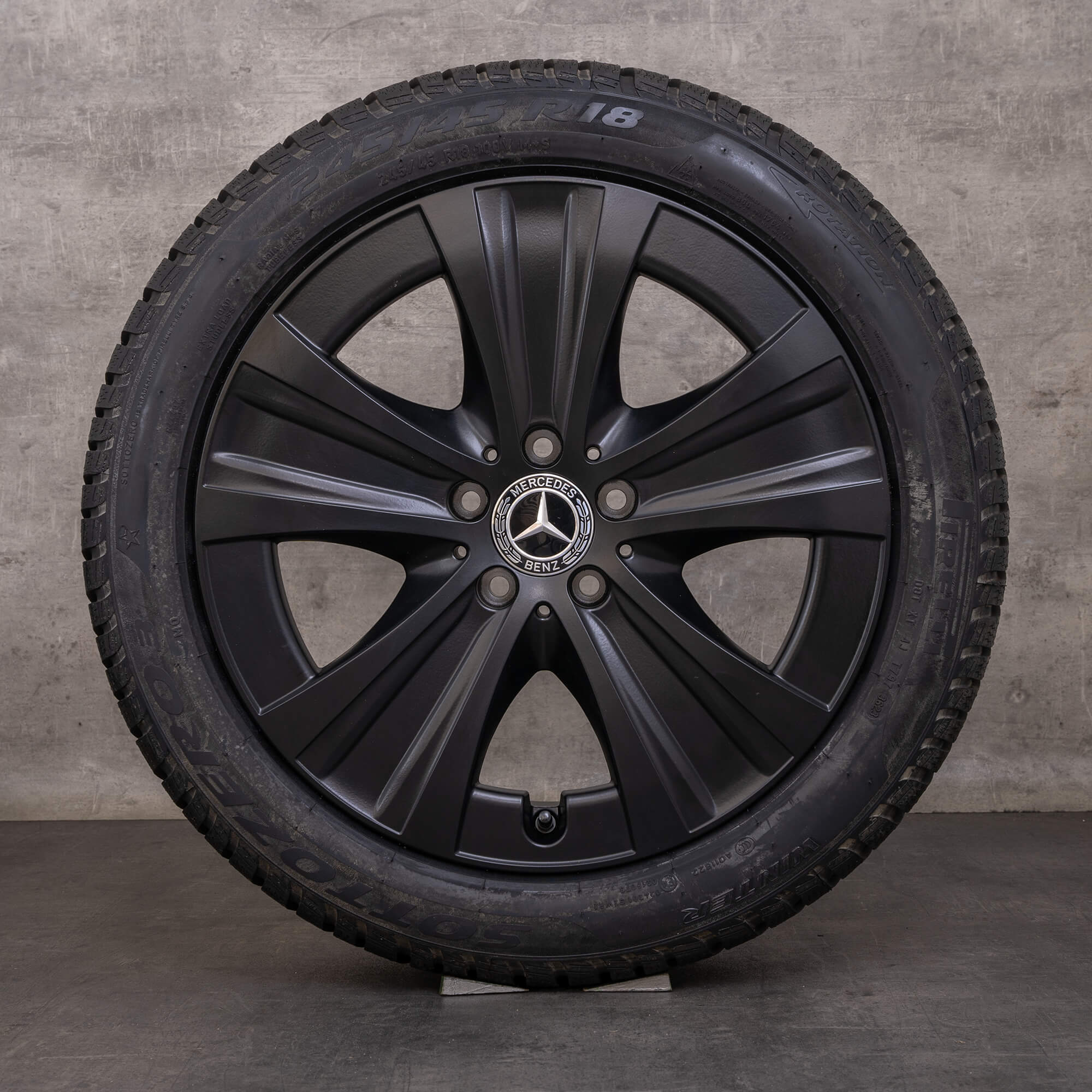 Alkuperäiset Mercedes Benz E-sarjan talvirenkaat 18 tuuman W213 S213 C238 A238 vanteet A2134013700 musta matta