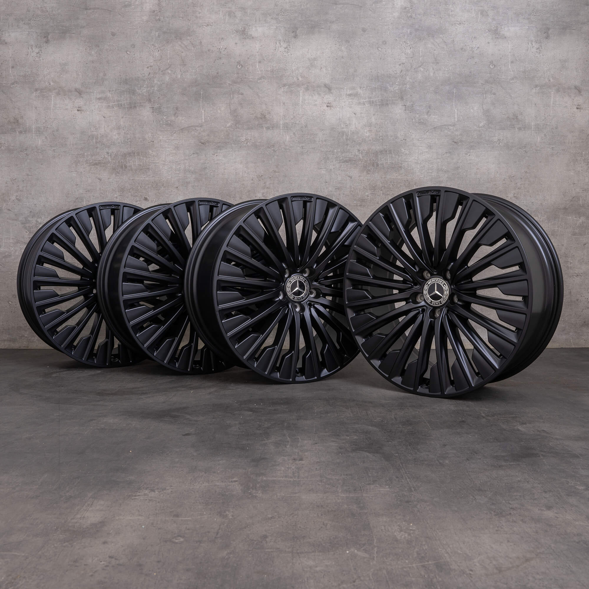 Originale Mercedes Benz Classe E AMG cerchi 20 pollici W214 S214 A2144010500 A2144010600 nero opaco