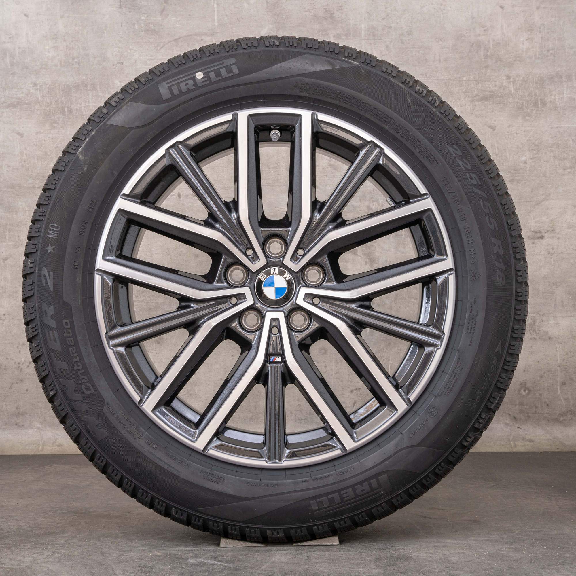 Originale BMW X1 iX1 X2 iX2 vinterdæk med fælge 18 tommer U11 U10 styling 838 M 6891179 midnatsgrå poleret