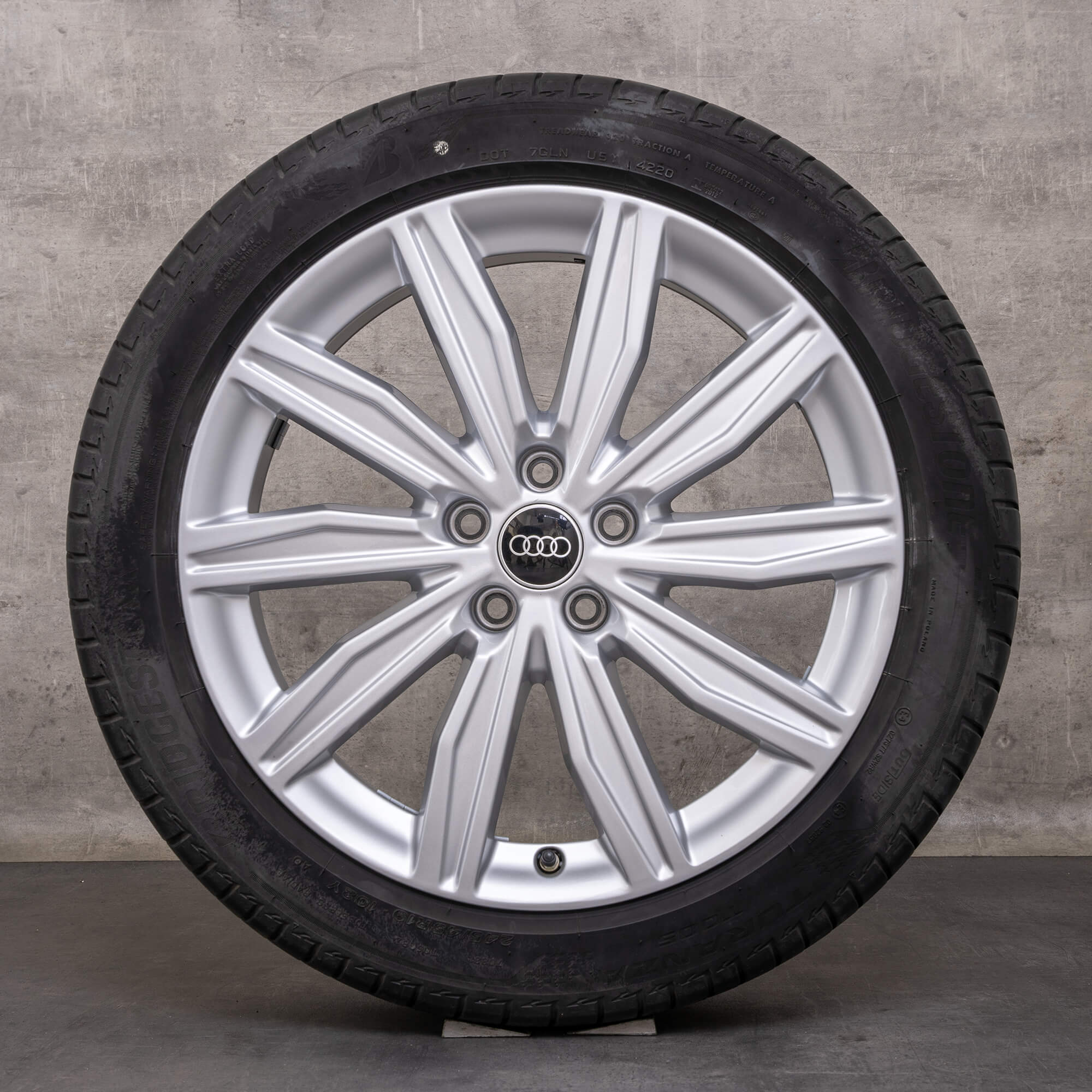 Oryginał Audi A6 S6 koła zimowe 19 cali 4K C8 felgi 4K0601025DS srebrne