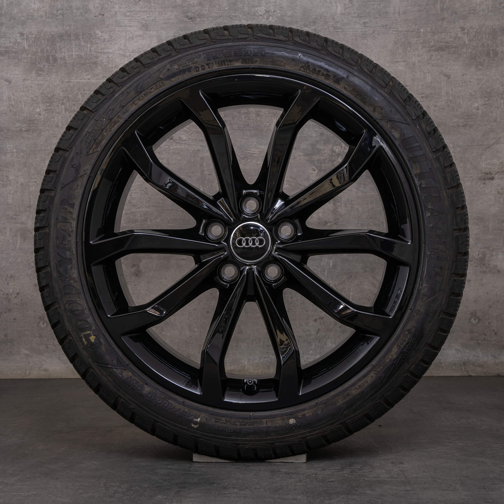 Oryginał Audi A4 S4 felgi 18 cali B9 8W koła letnie 8W0601025H czarny