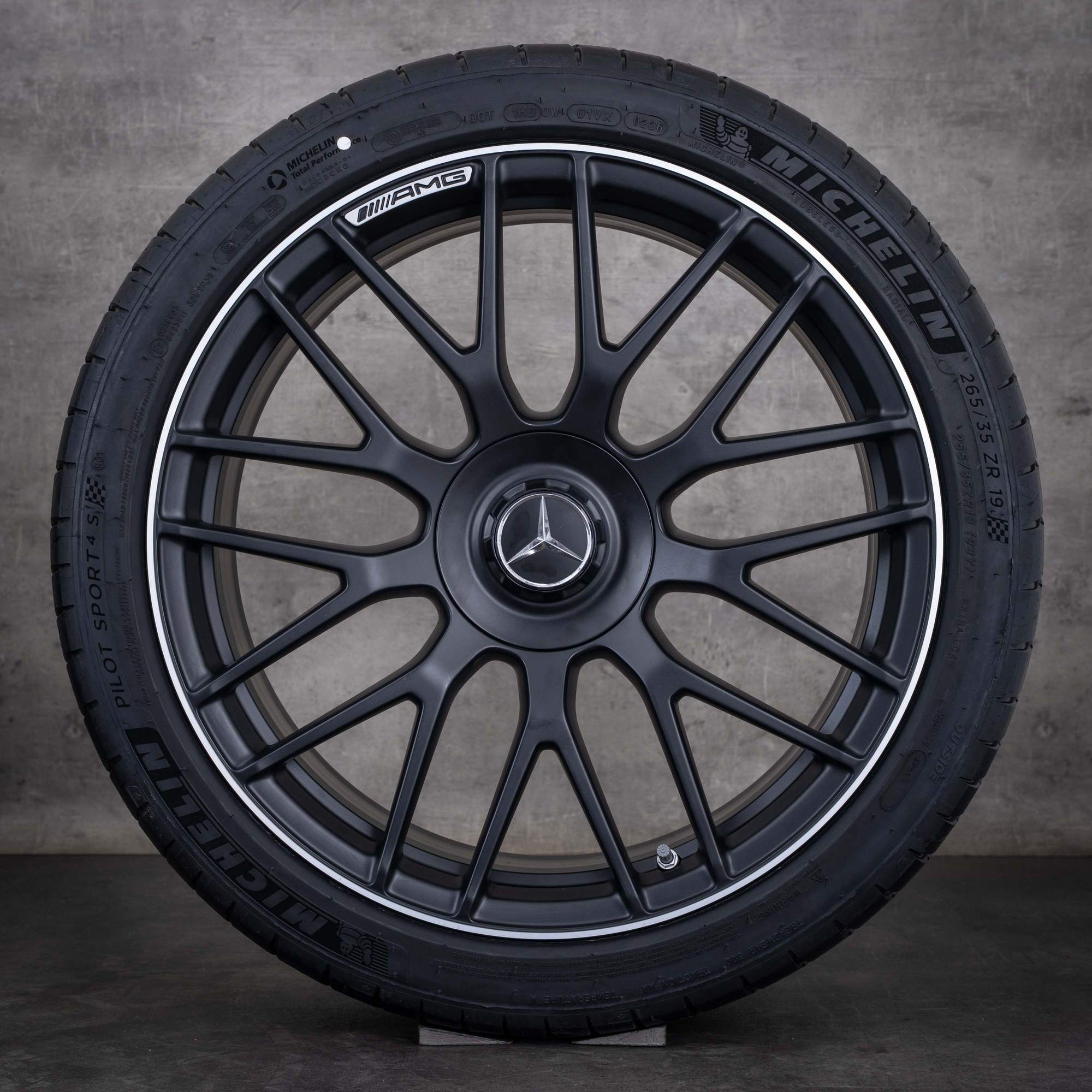 Jantes originais Mercedes-Benz Classe C C63 e S AMG de 19 polegadas W205 S205 para pneus verão A2054011700 A2054011800, pretas mate com acabamento diamantado, NOVAS