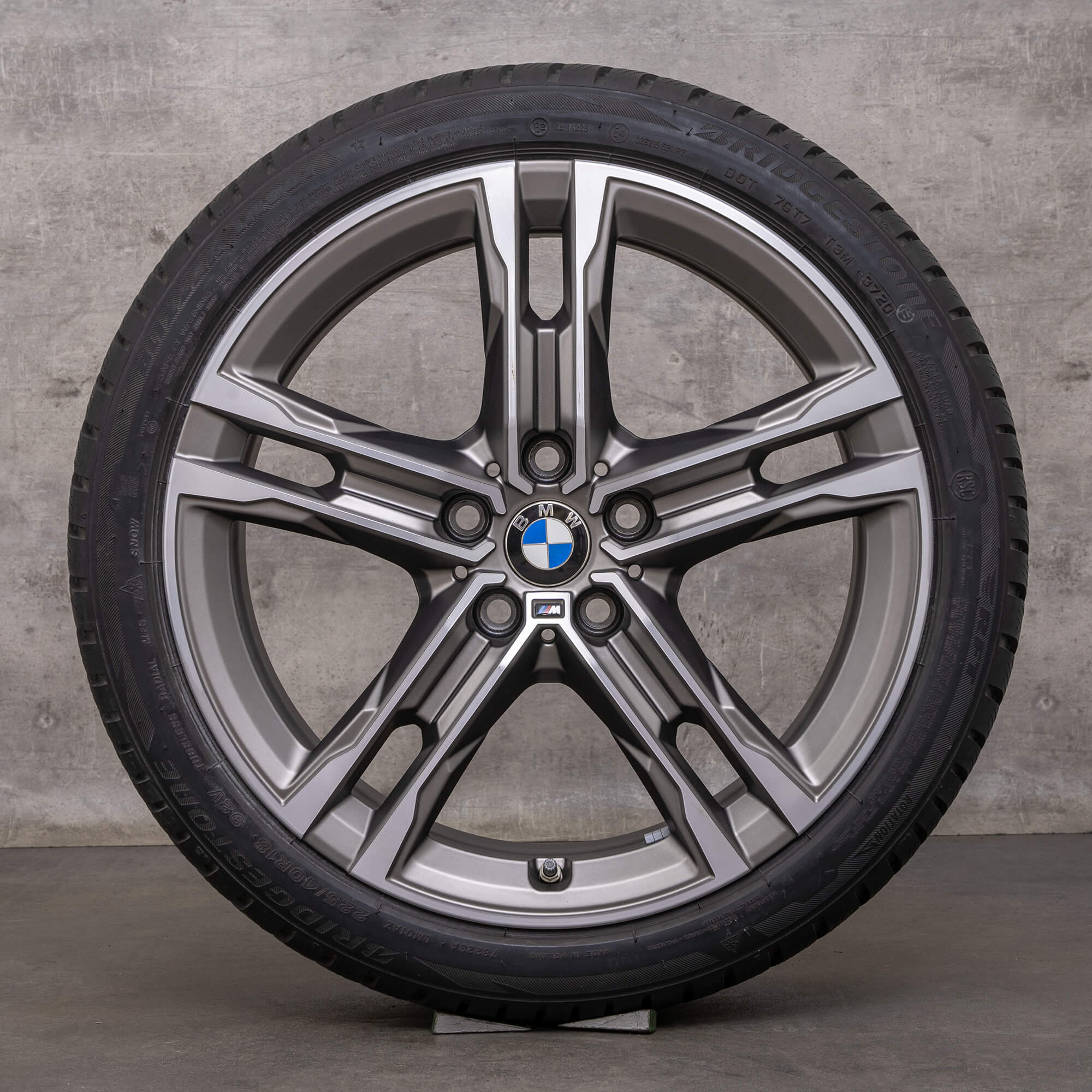 Jantes de inverno originais BMW Série 1 2 18 polegadas F40 F44 Gran Coupé jantes estilo 556 M 8053524 cinzento cerium mate polimento frontal
