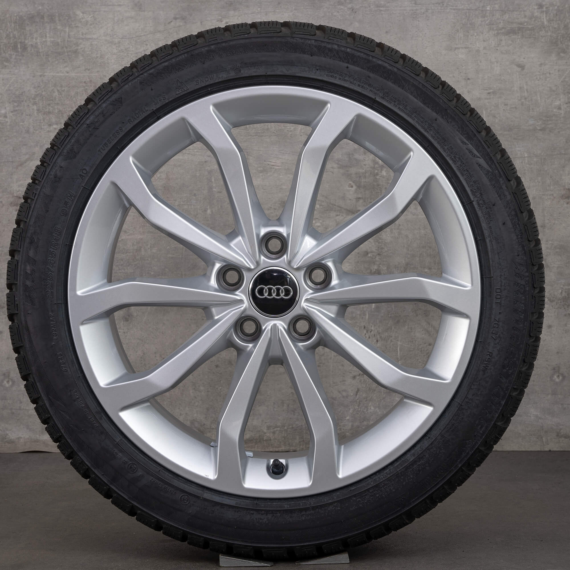 Audi A4 S4 B9 8W pneus hiver roues 18 pouces 8W0601025ED