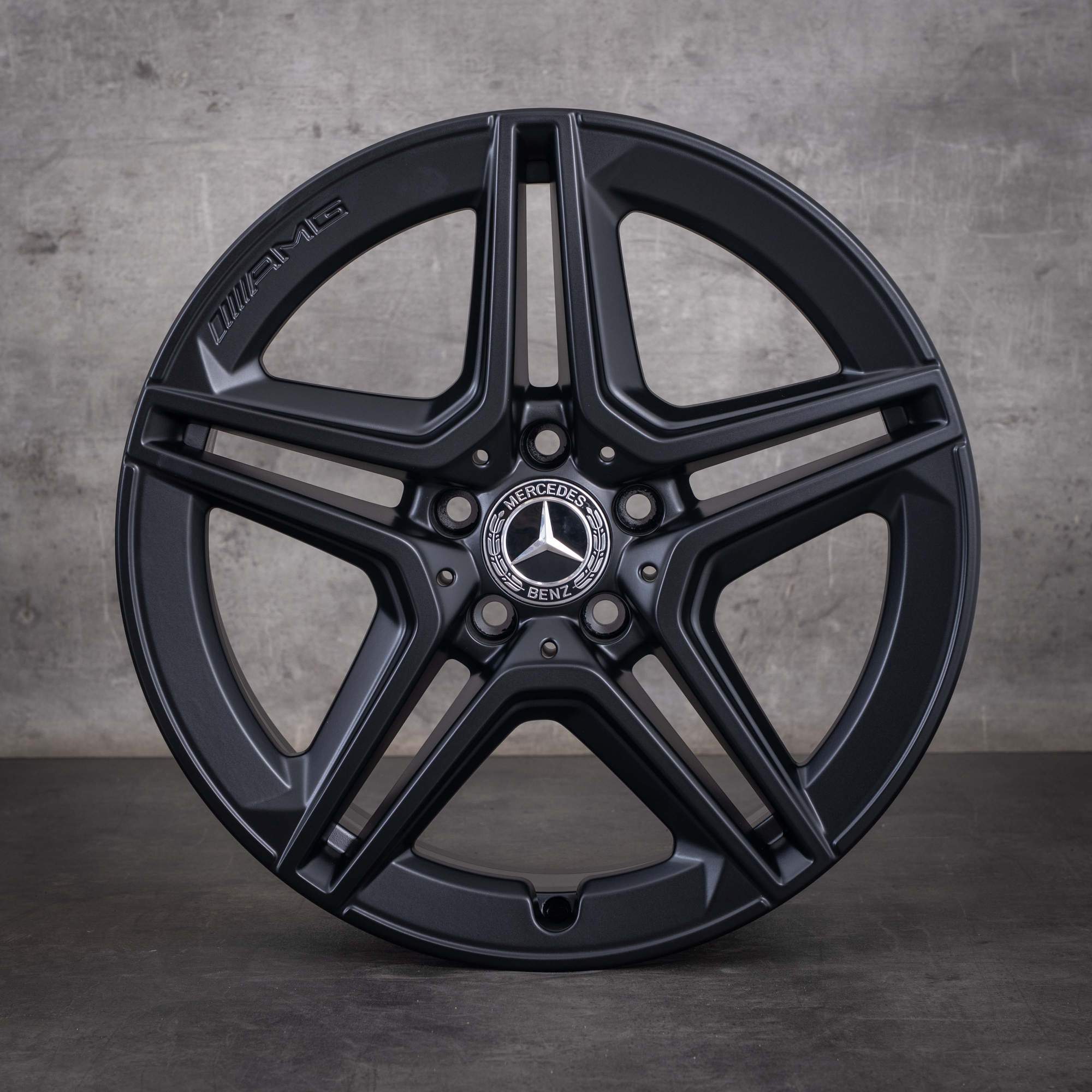 Original Mercedes Benz CLA 35 AMG Felgen 18 Zoll C118 X118 A1184010200 schwarz matt