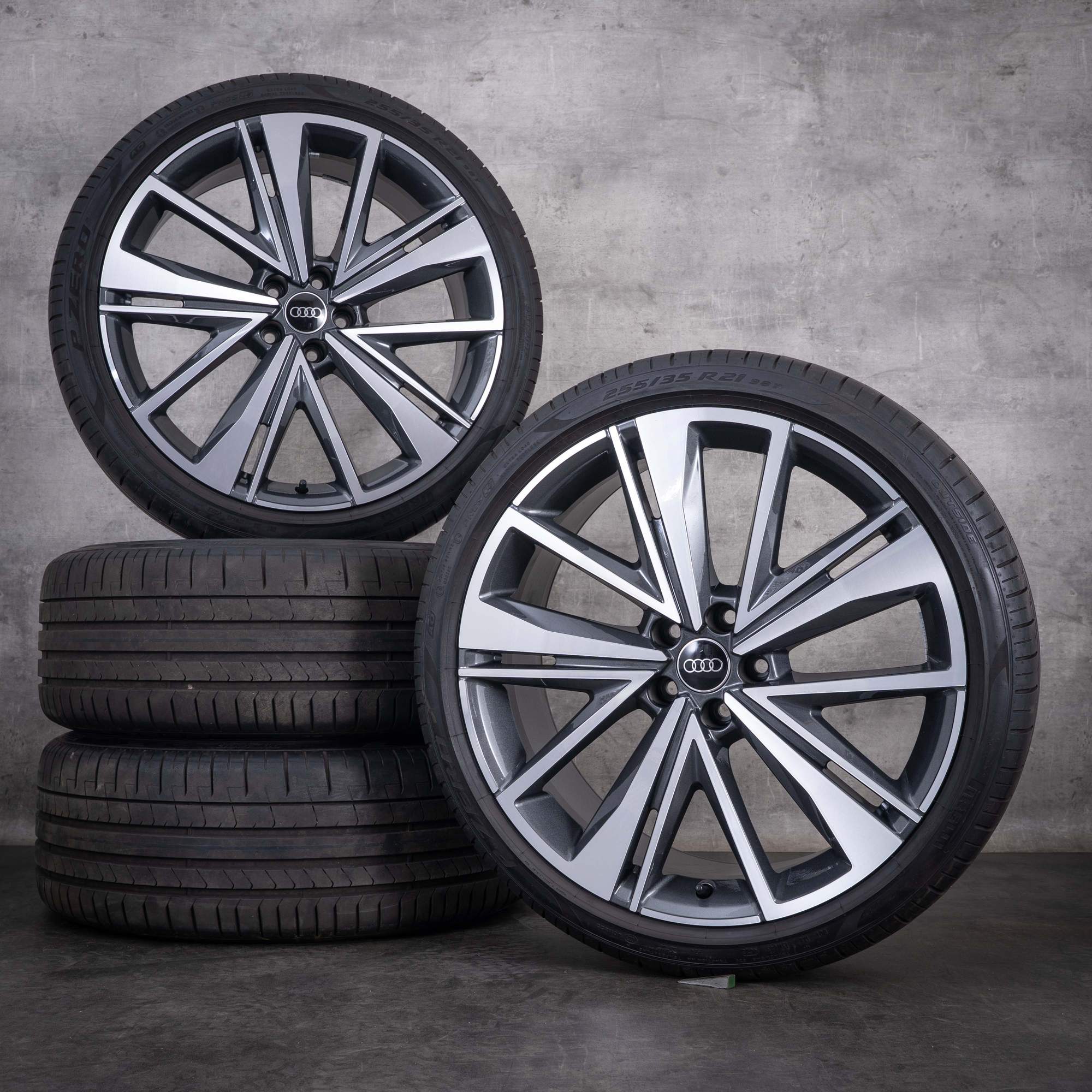 Cerchi originali Audi A6 S6 da 21 pollici 4K C8 per ruote estive 4K0601025BK color granito parte anteriore diamantata