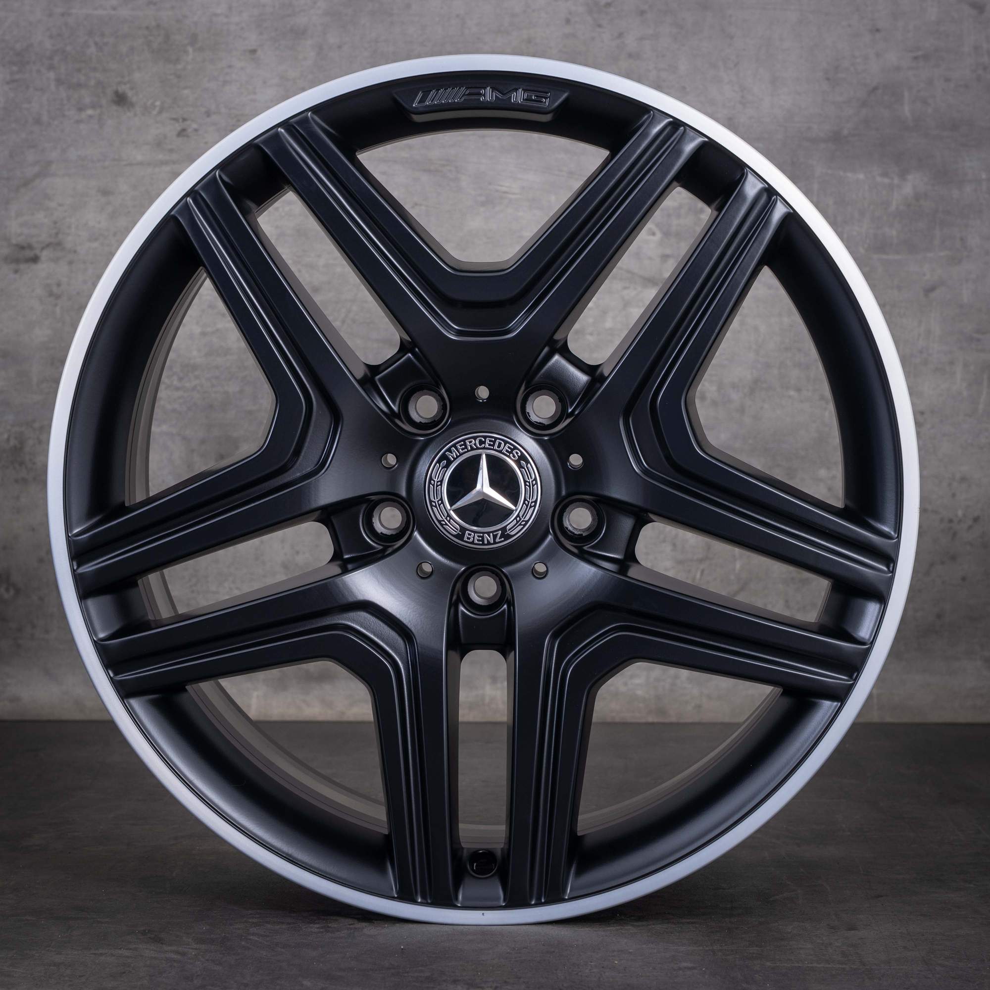 Alkuperäiset Mercedes-Benz G-sarjan G63 G65 AMG -vanteet 20 tuumaa W463 A4634013002 mattamusta diamond cut UUDET