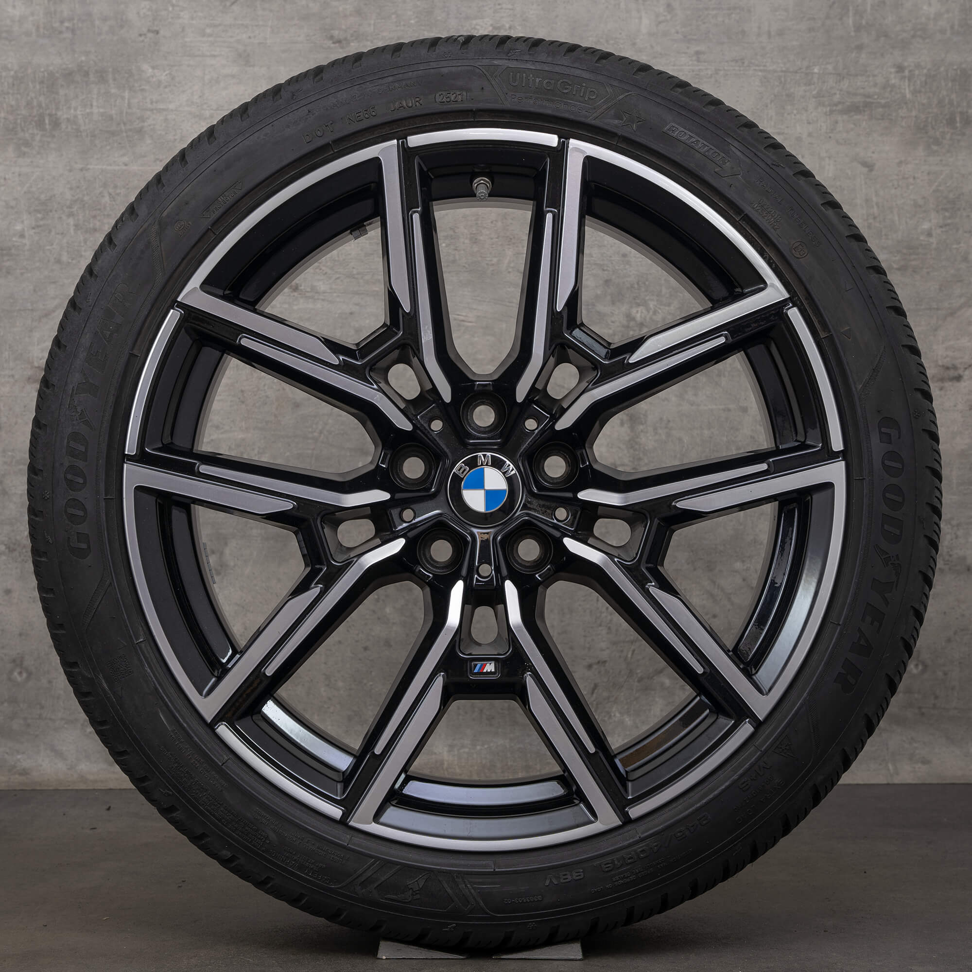 BMW i4 4-serie Gran Coupé G26 vinterhjul 19-tommers vinterdekk 859 M 8747304