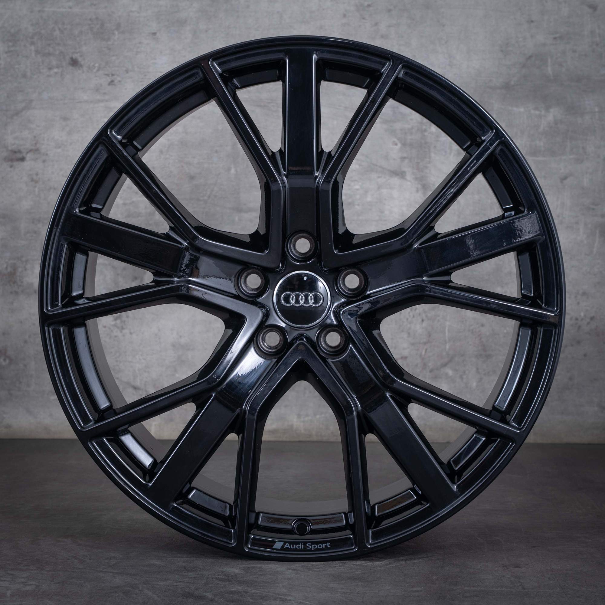 Alkuperäiset Audi Q3 RSQ3 20 tuuman vanteet F3 83A601025T musta kiiltävä.