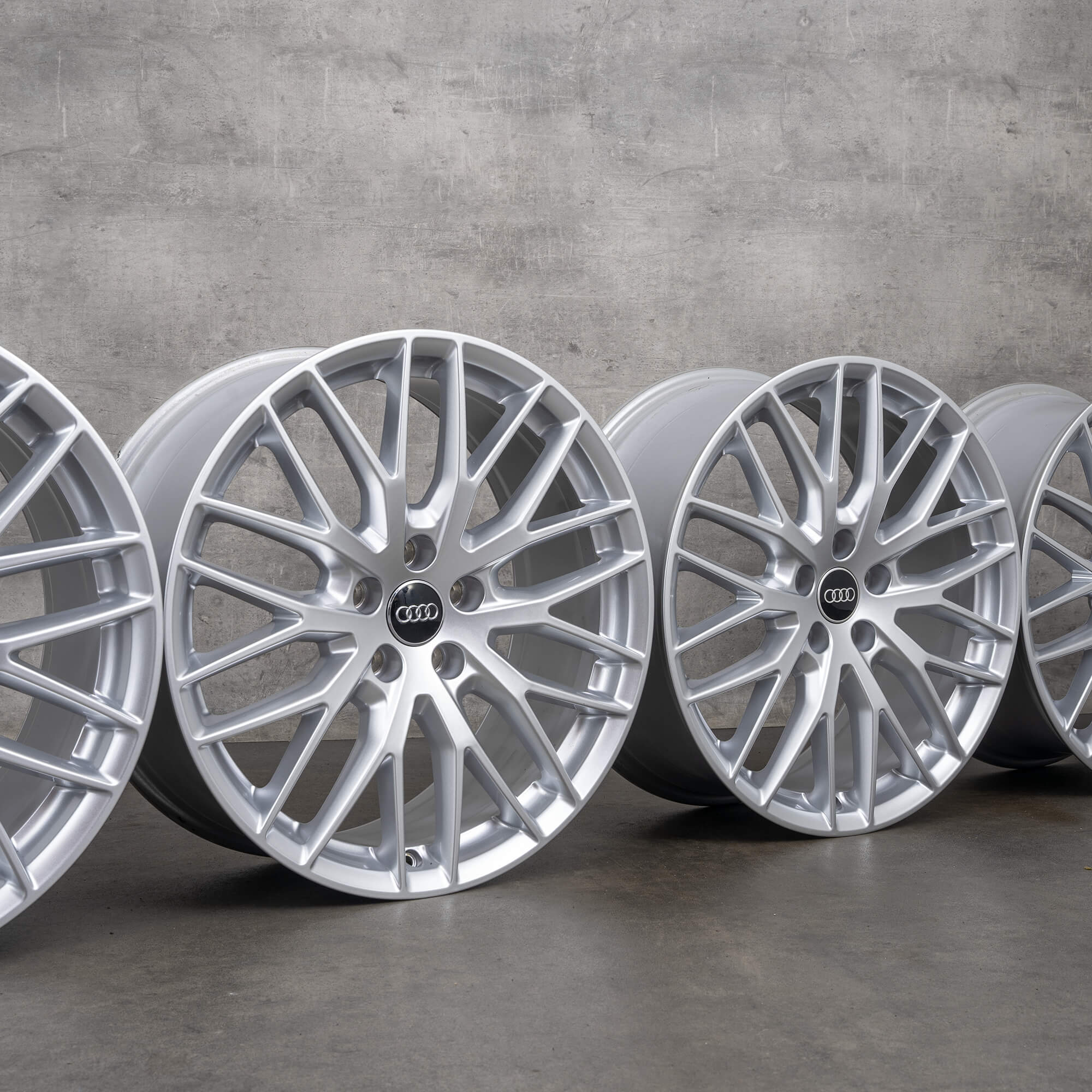 Cerchi Audi Q2 SQ2 GA da 19 pollici 81A601025AB design raggi a Y argento