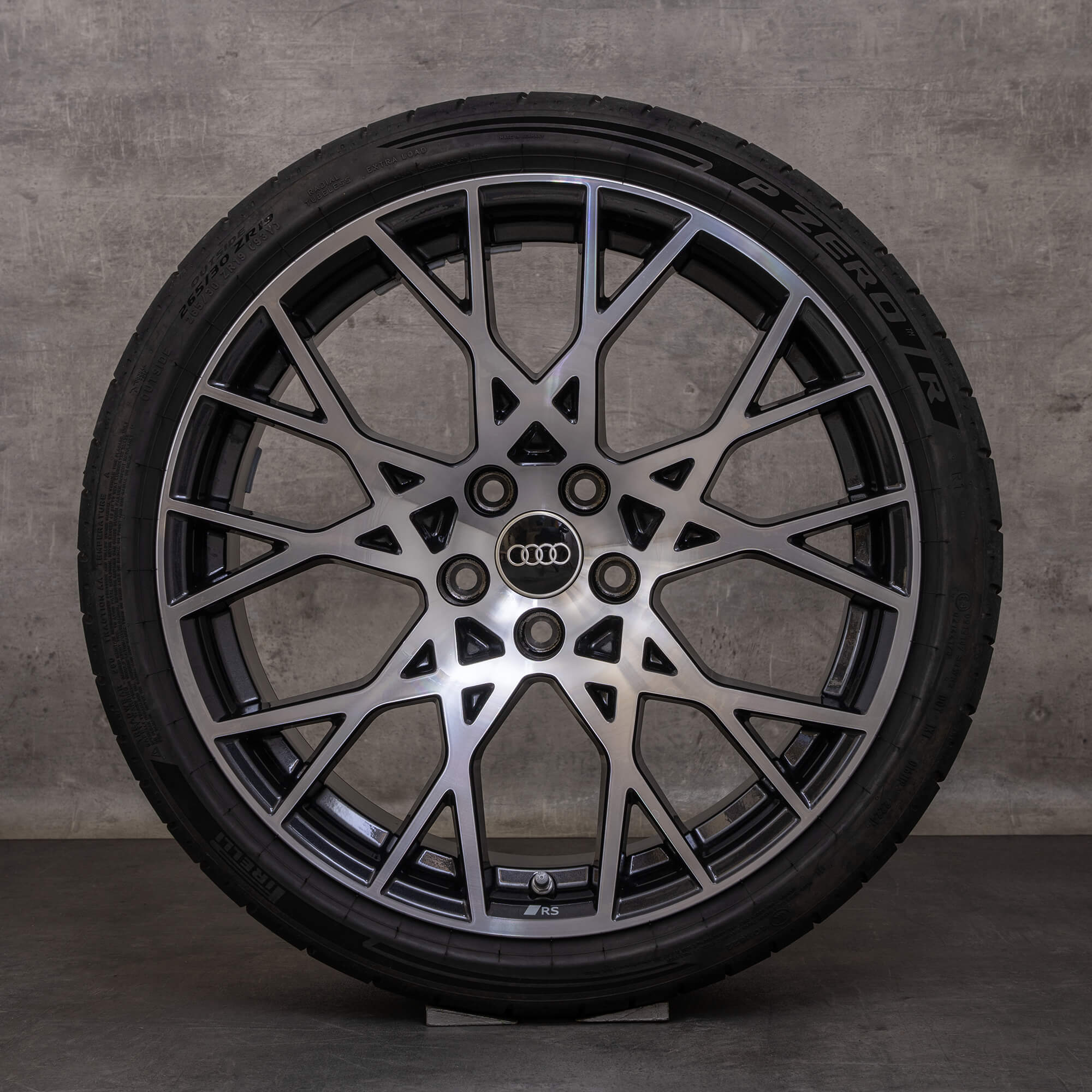 Oryginalne koła zimowe do Audi RS3 19 cali felgi 8Y RS 8Y0601025CK 8Y0601025CL tytanowe w stylu diamond cut