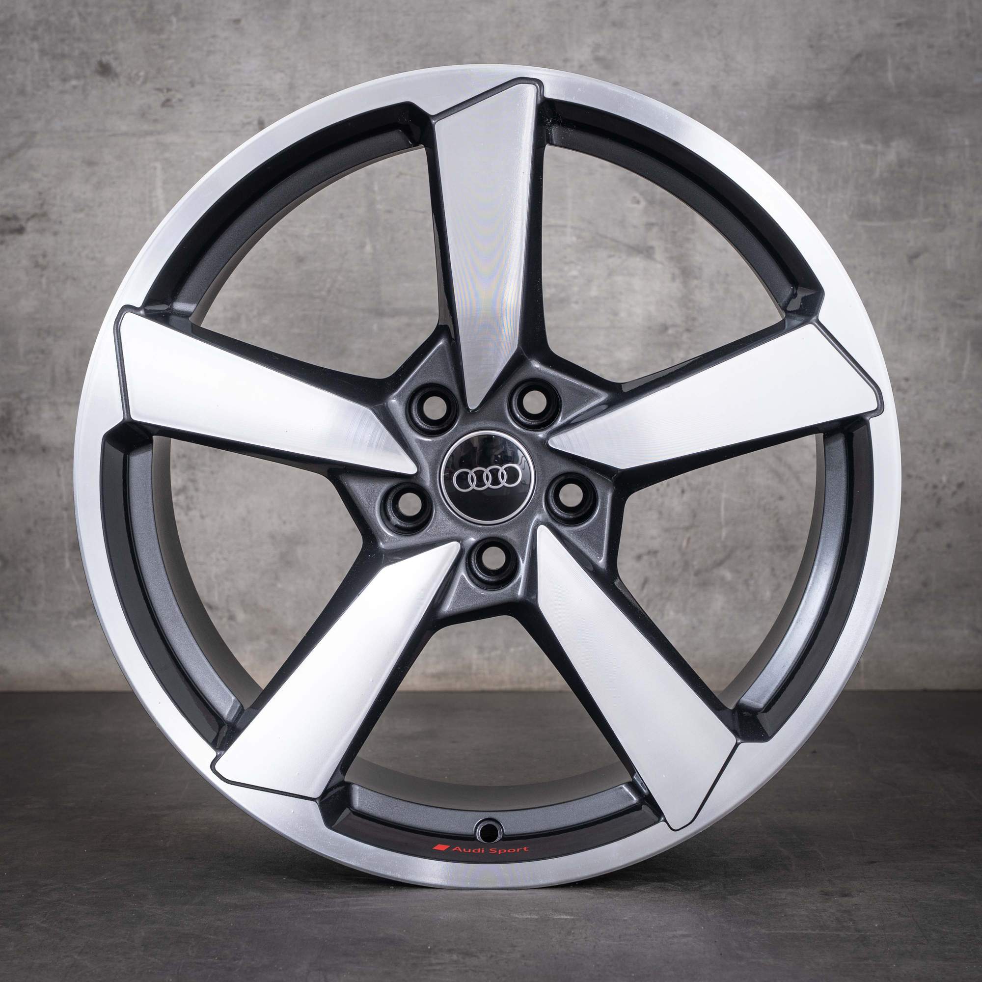 Oryginalne felgi Audi A5 S5 19 cali F5 8W B9 koła letnie 8W0601025FS tytanowe Polerowane
