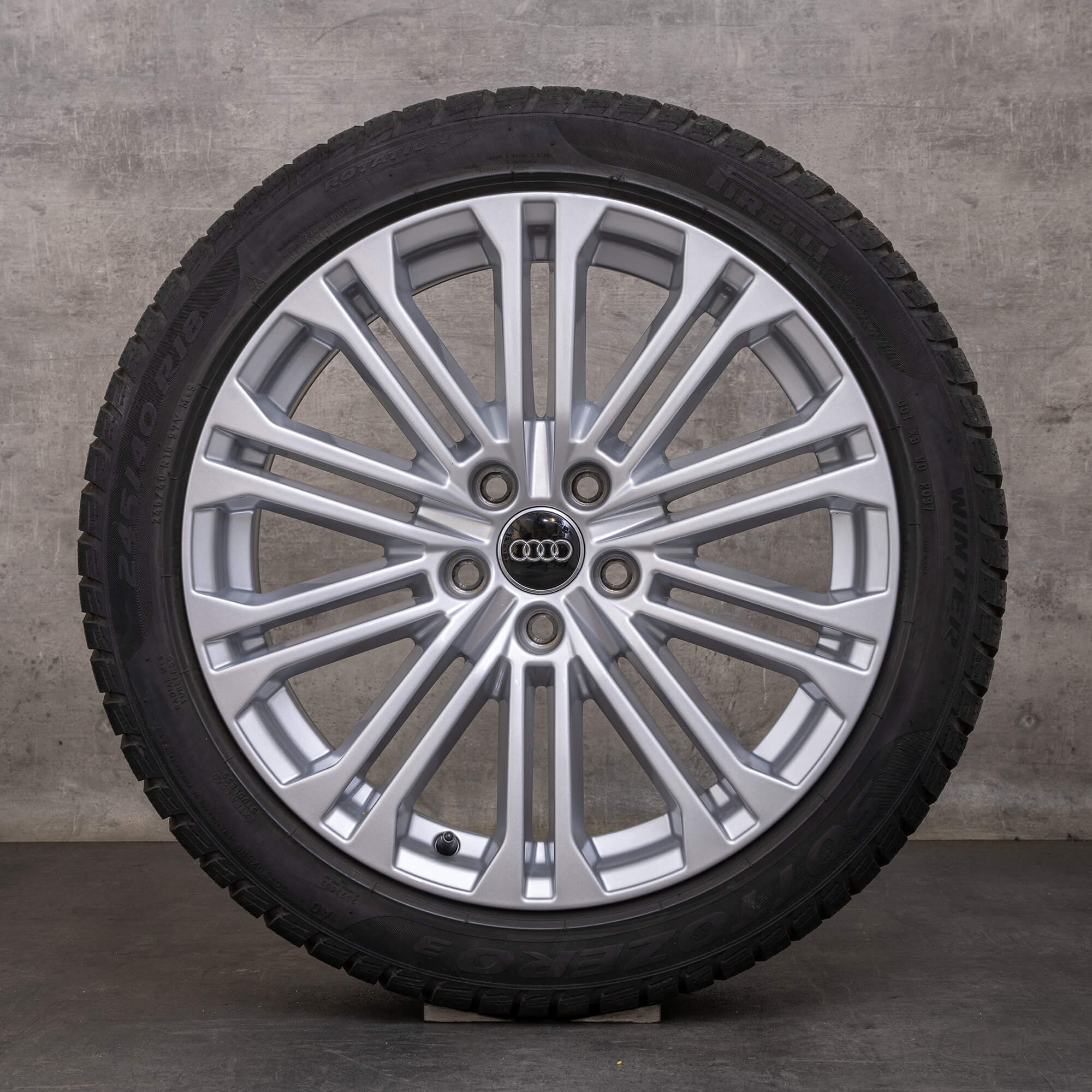 Alkuperäiset Audi A5 S5 talvirenkaat 18 tuuman F5 8W B9 vanteet 8W0601025EE hopea kiiltävät