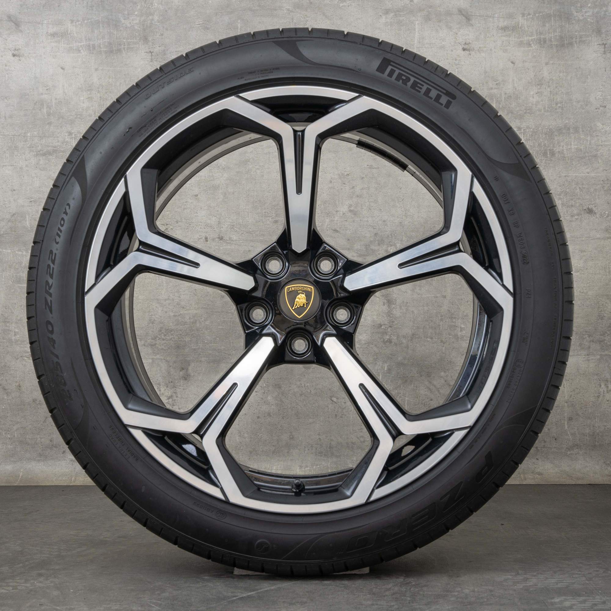Oryginał Lamborghini Urus koła zimowe 22 cale felgi 4ML601025P 4ML0601025Q czarne polerowane