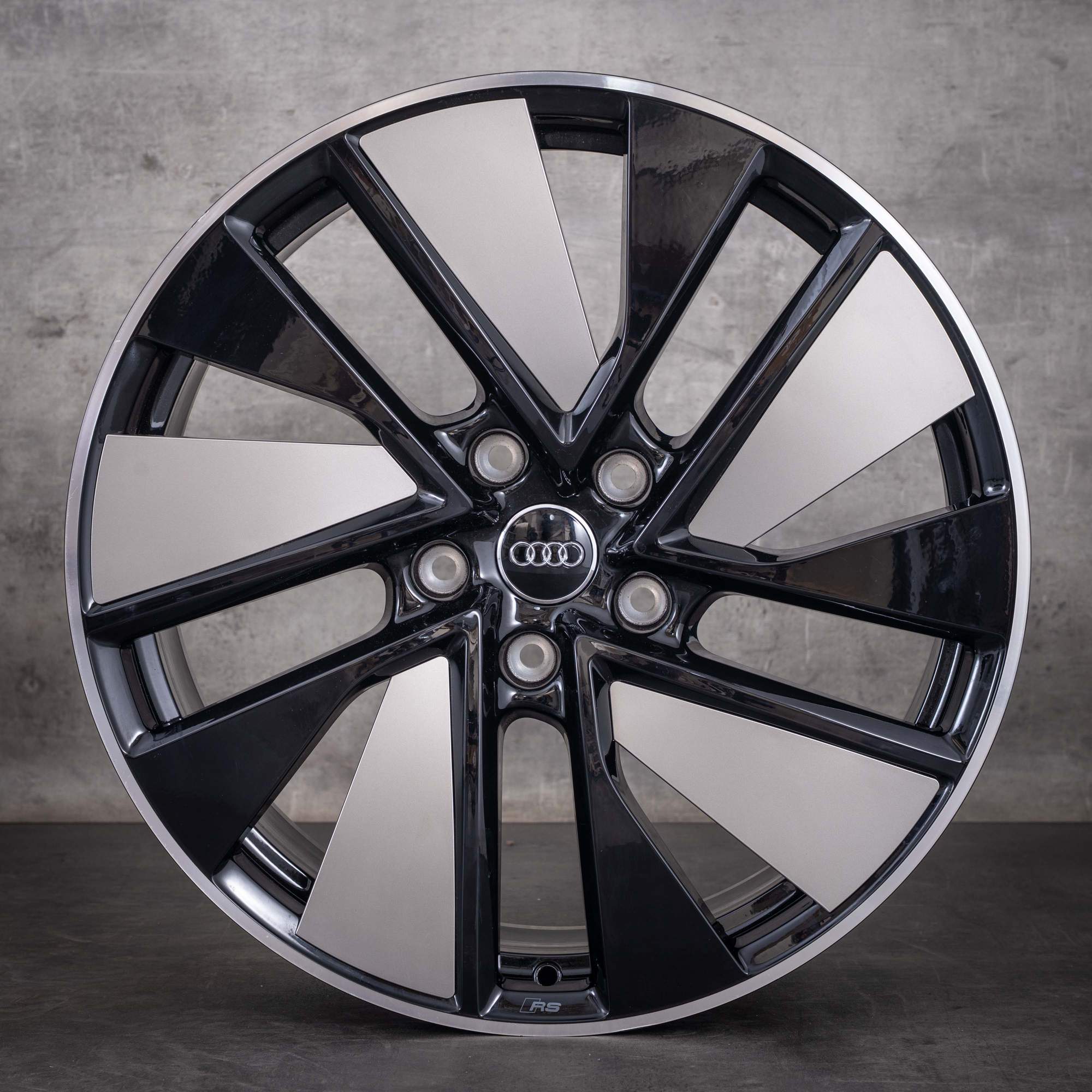 Original Audi e-tron Felgen 21 Zoll GT RS FW 4J3601025J 4J3601025K schwarz glanzgedreht