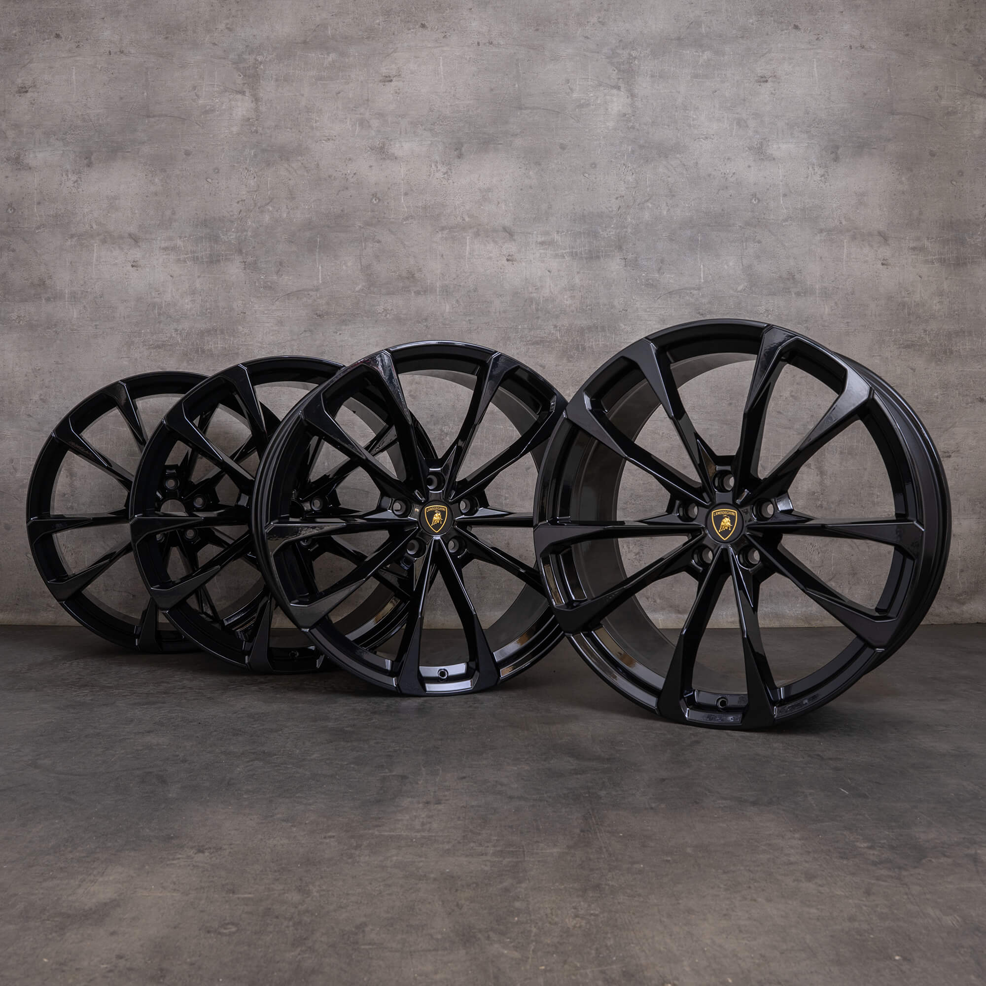 Original Lamborghini Urus fälgar / fälg 23 tum 4ML601025CP 4ML601025CR svart glans