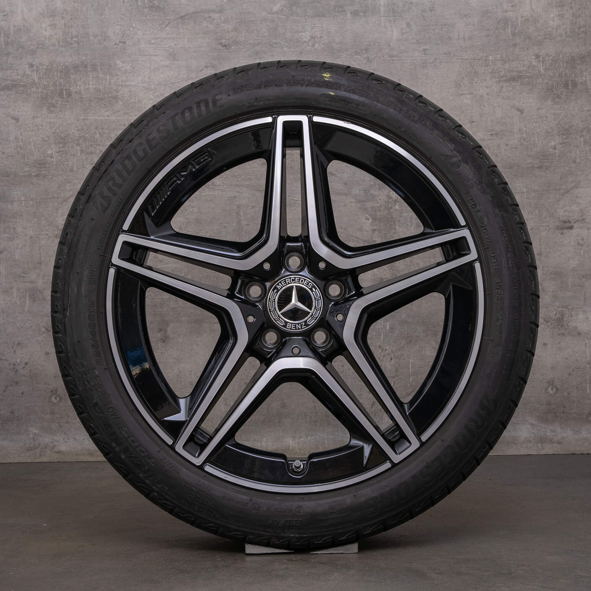 Orijinal Mercedes Benz A B Sınıfı CLA AMG jantlar 18 inç W177 V177 W247 X118 C118 yaz jantları A1774011500 siyah parlak tornalı